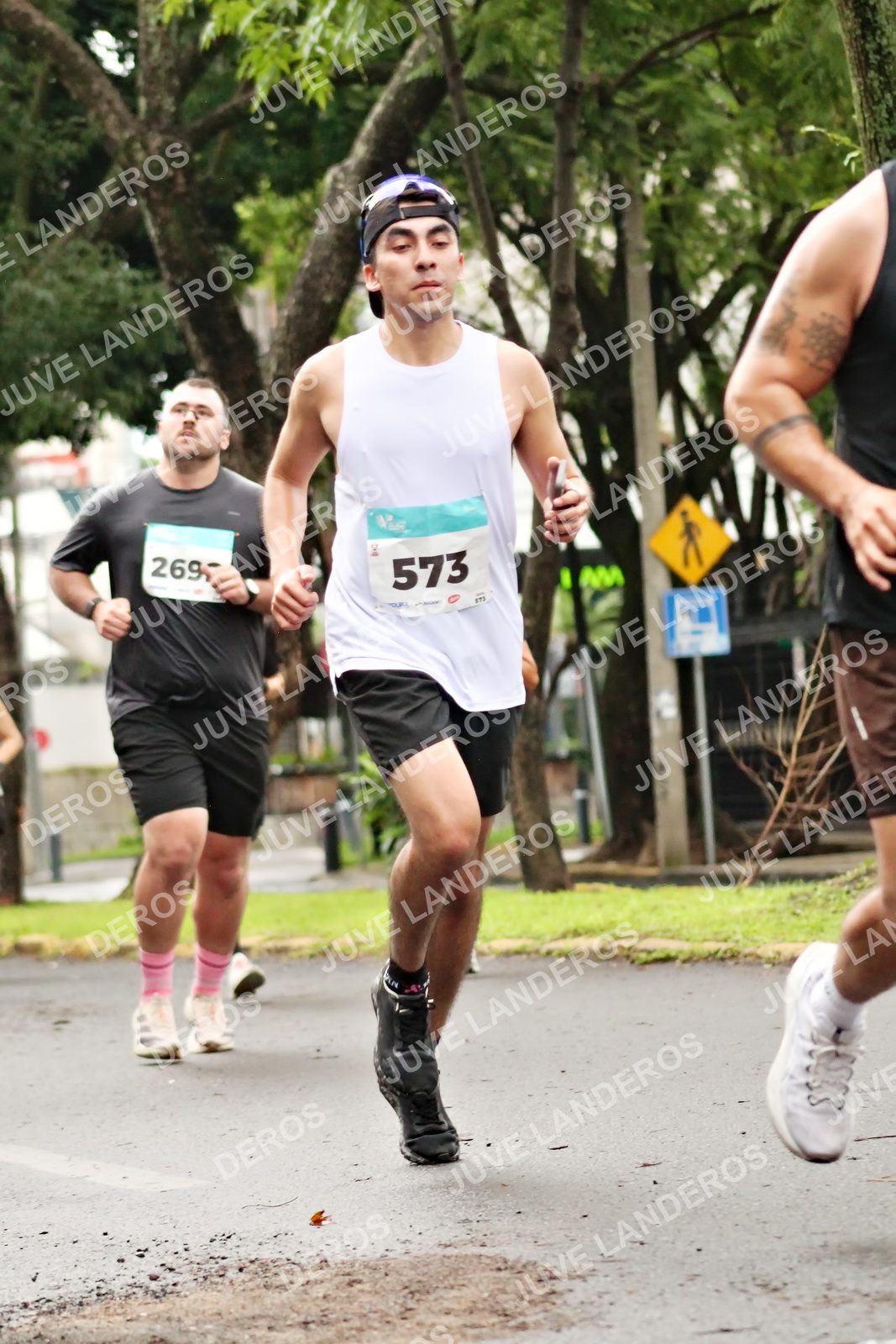 Foto del MEDIO MARATÓN ATLAS en Av. Patria, frente al Parque El Polvorín, Zapopan a las 08:27 · dorsal 269