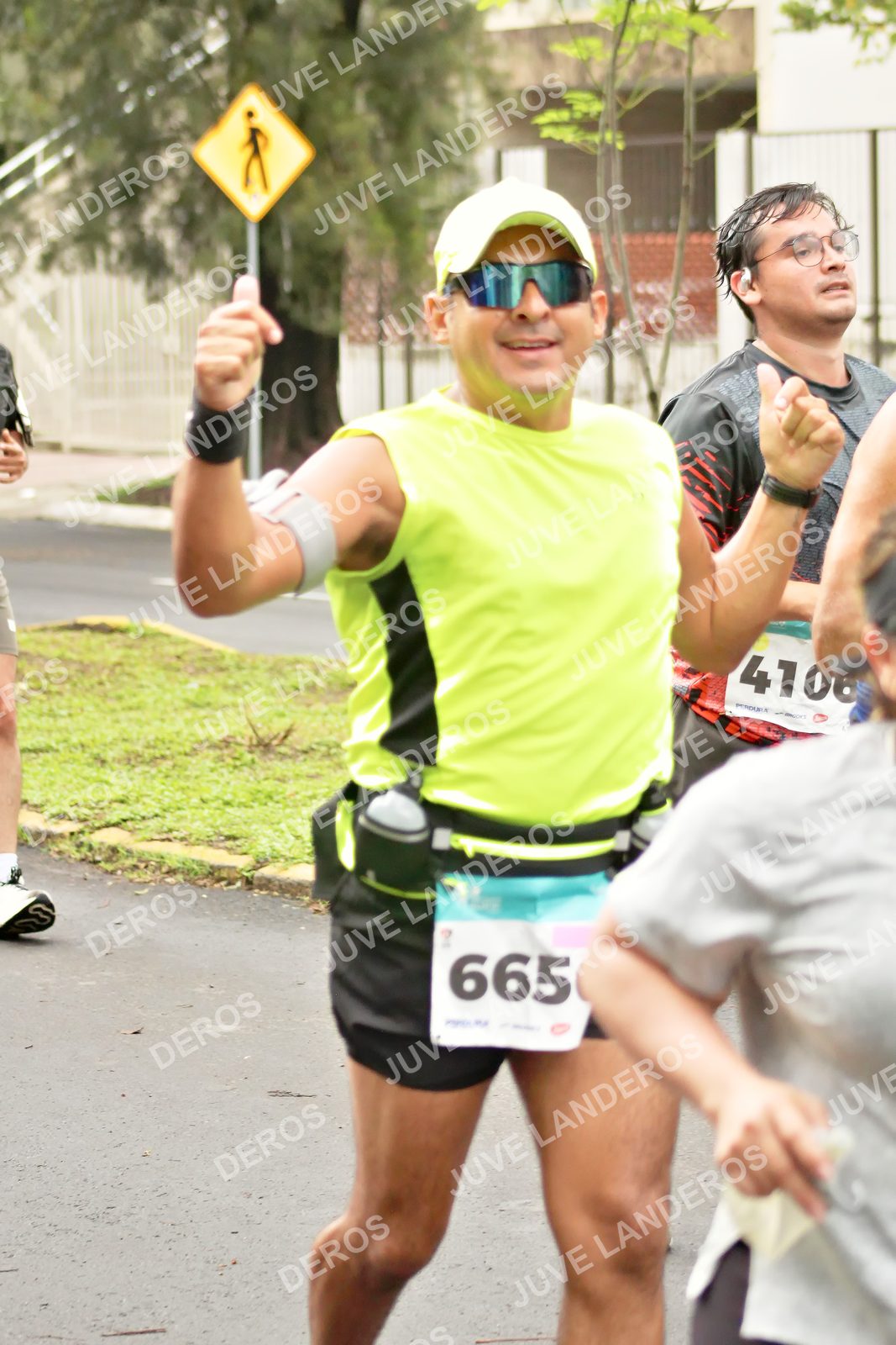 Foto del MEDIO MARATÓN ATLAS en Av. Patria, frente al Parque El Polvorín, Zapopan a las 08:52 · dorsal 665, 4106