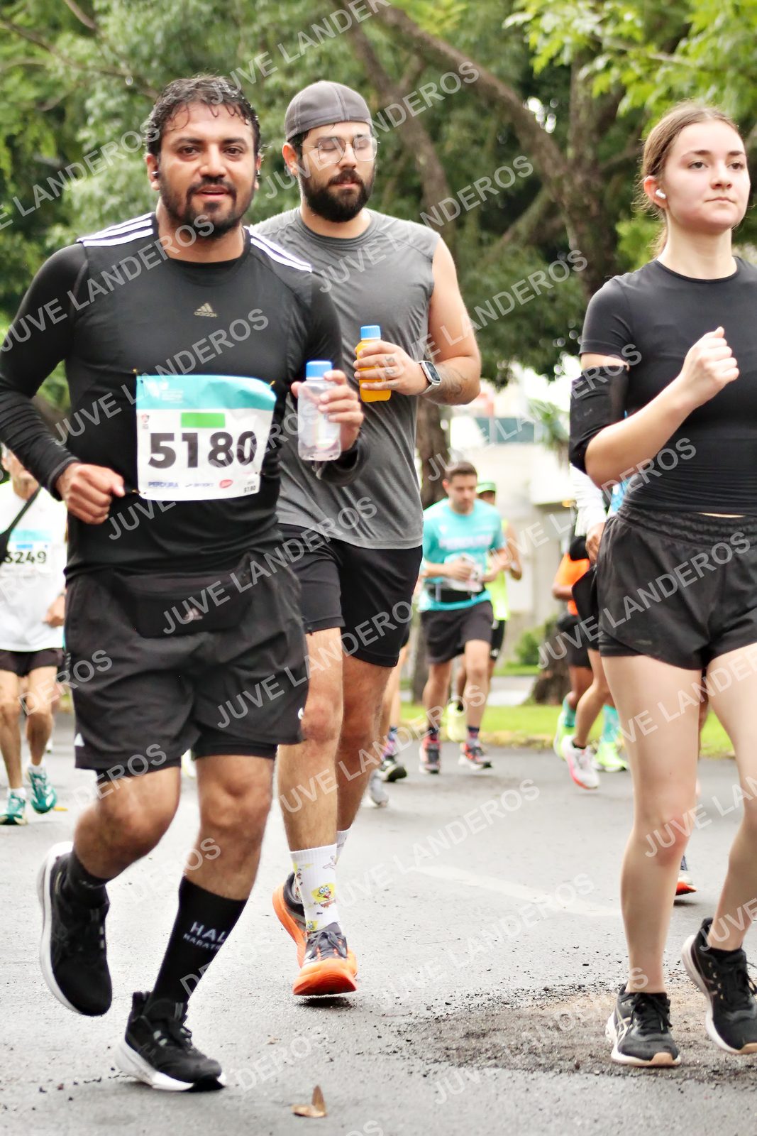 Foto del MEDIO MARATÓN ATLAS en Av. Patria, frente al Parque El Polvorín, Zapopan a las 08:41 · dorsal 5180