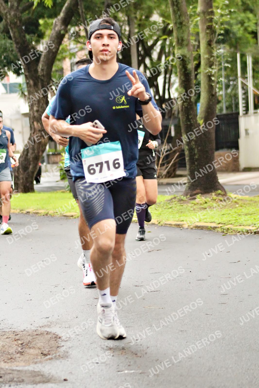 Foto del MEDIO MARATÓN ATLAS en Av. Patria, frente al Parque El Polvorín, Zapopan a las 08:18 · dorsal 6716