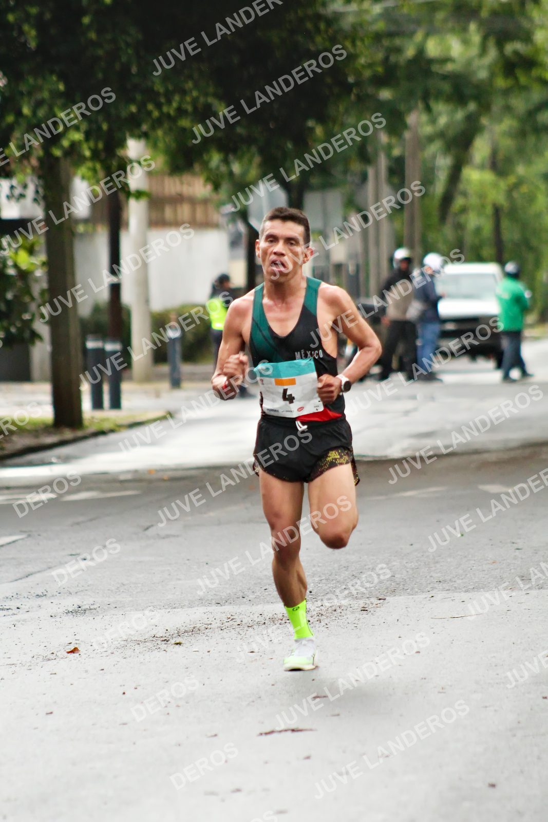 Foto del MEDIO MARATÓN ATLAS en Av. Patria, frente al Parque El Polvorín, Zapopan a las 07:52 · dorsal 4
