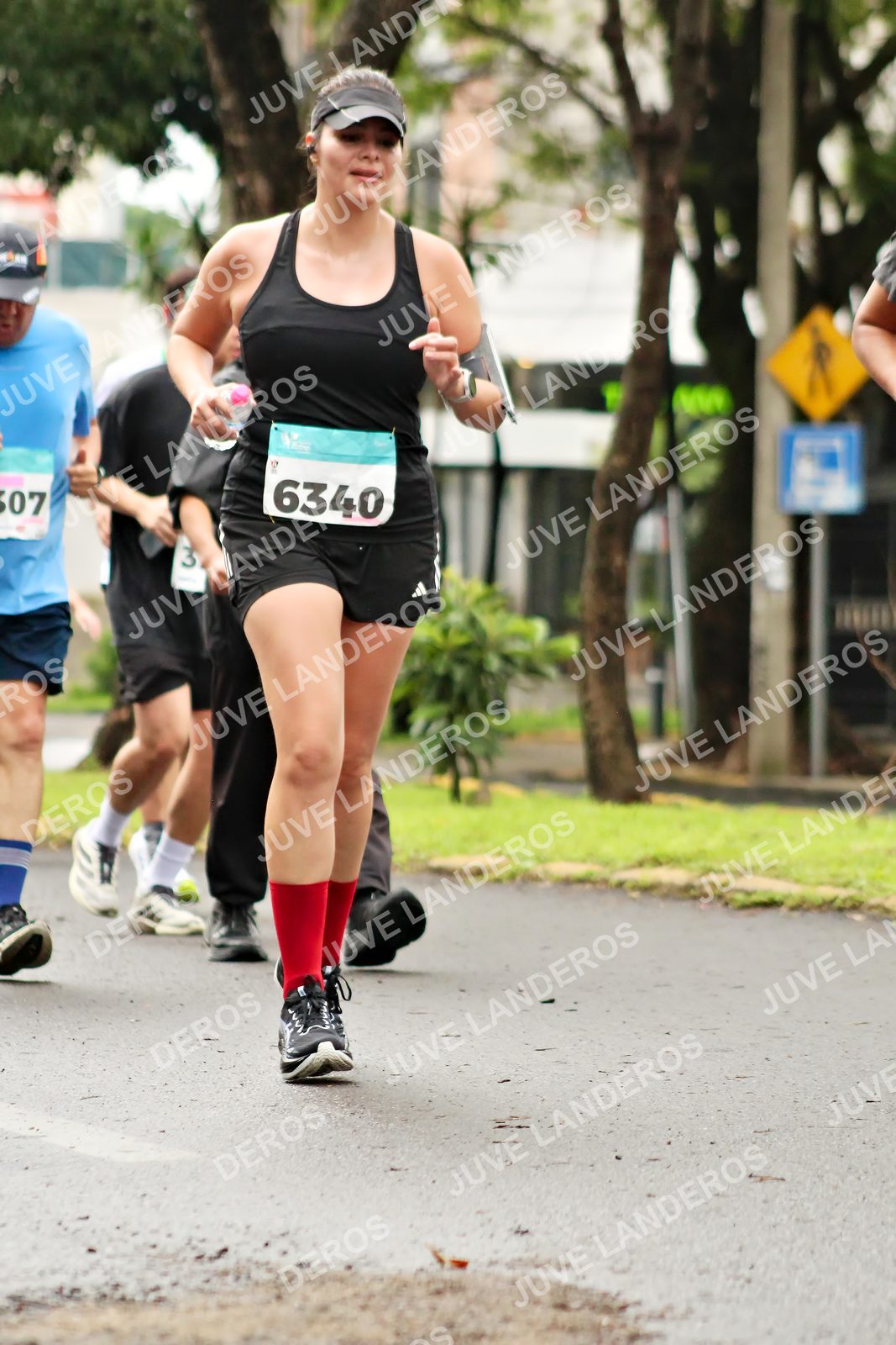 Foto del MEDIO MARATÓN ATLAS en Av. Patria, frente al Parque El Polvorín, Zapopan a las 08:37 · dorsal 6340, 7, 3