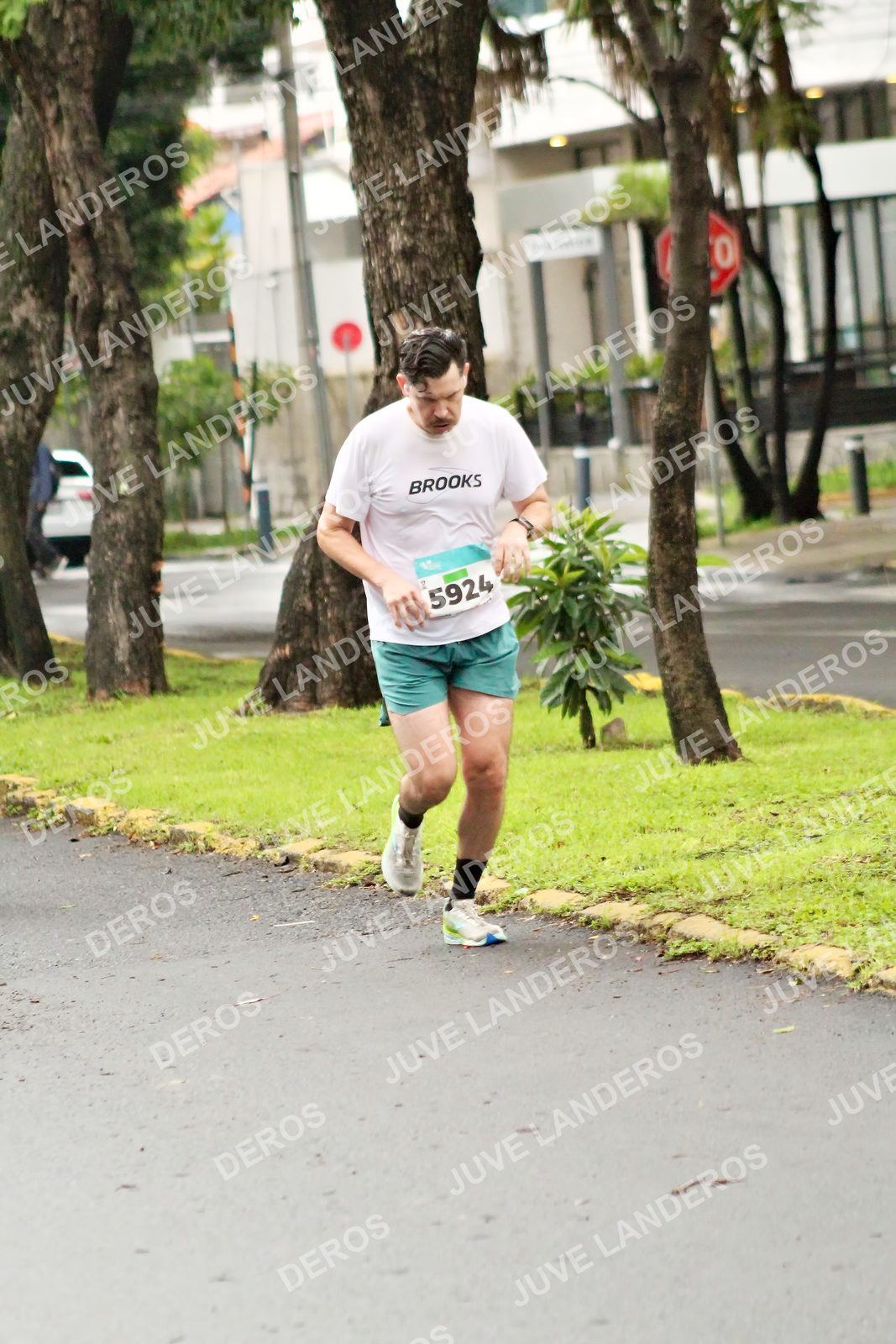 Foto del MEDIO MARATÓN ATLAS en Av. Patria, frente al Parque El Polvorín, Zapopan a las 08:08 · dorsal 5924