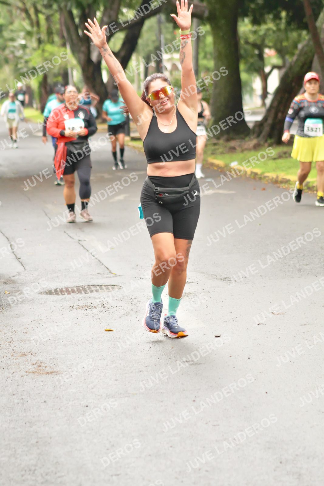 Foto del MEDIO MARATÓN ATLAS en Av. Patria, frente al Parque El Polvorín, Zapopan a las 08:54 · dorsal 3521