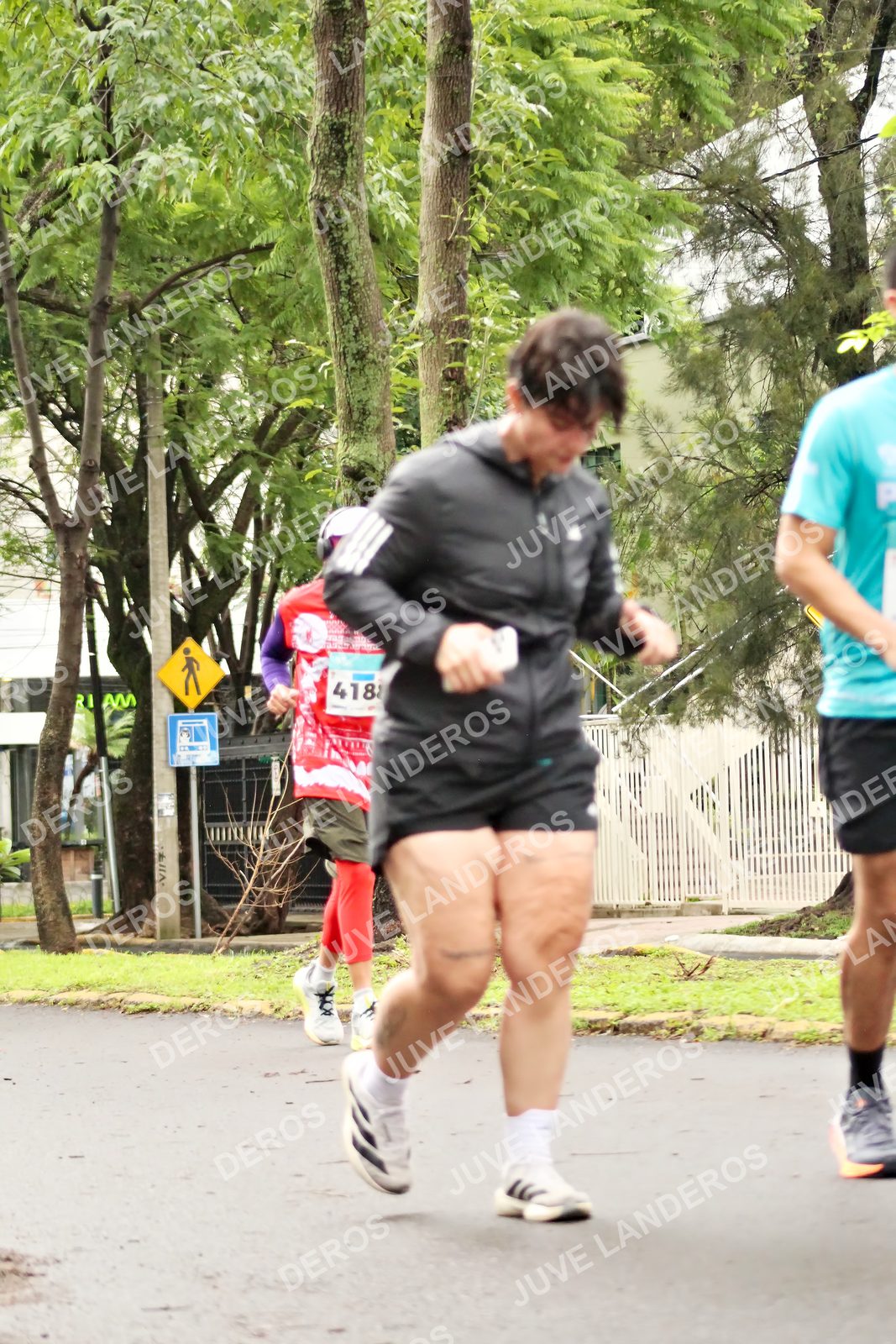 Foto del MEDIO MARATÓN ATLAS en Av. Patria, frente al Parque El Polvorín, Zapopan a las 08:44 · dorsal 418