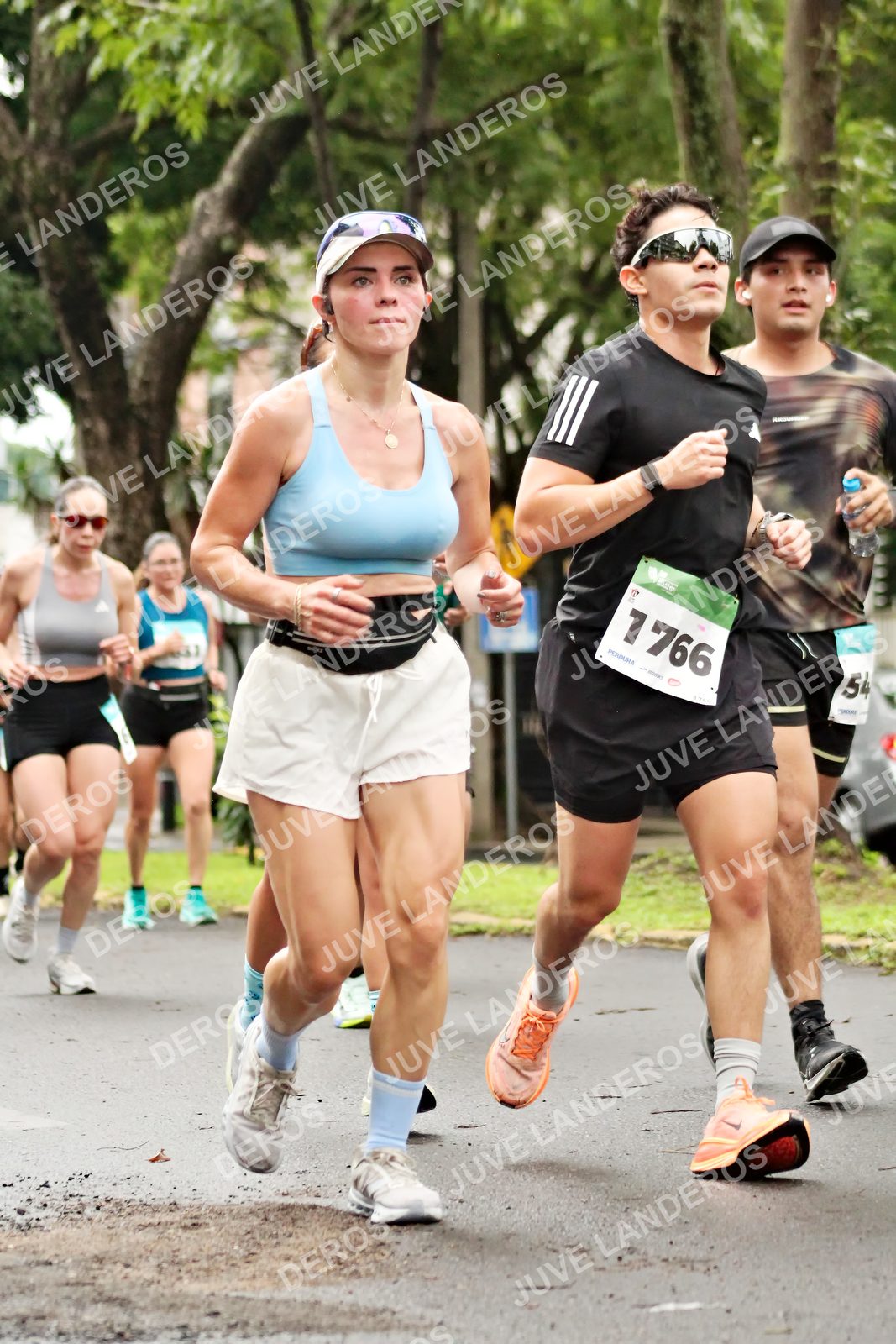 Foto del MEDIO MARATÓN ATLAS en Av. Patria, frente al Parque El Polvorín, Zapopan a las 08:25 · dorsal 1766, 54
