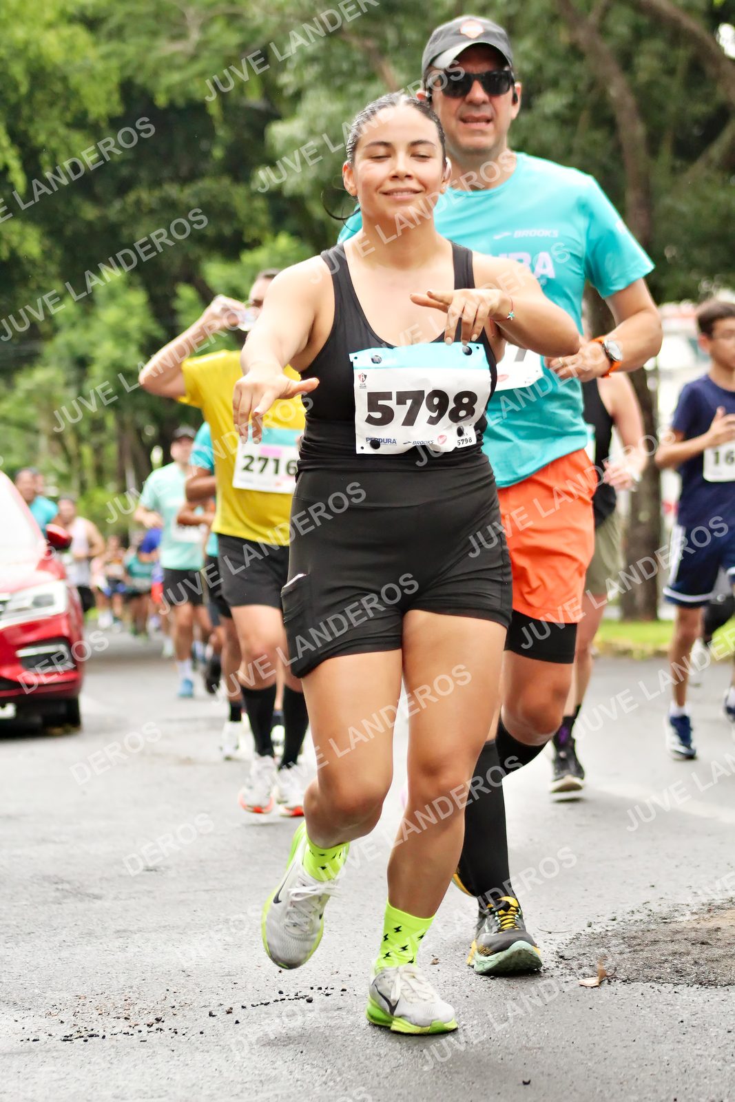 Foto del MEDIO MARATÓN ATLAS en Av. Patria, frente al Parque El Polvorín, Zapopan a las 08:37 · dorsal 5798, 271, 16