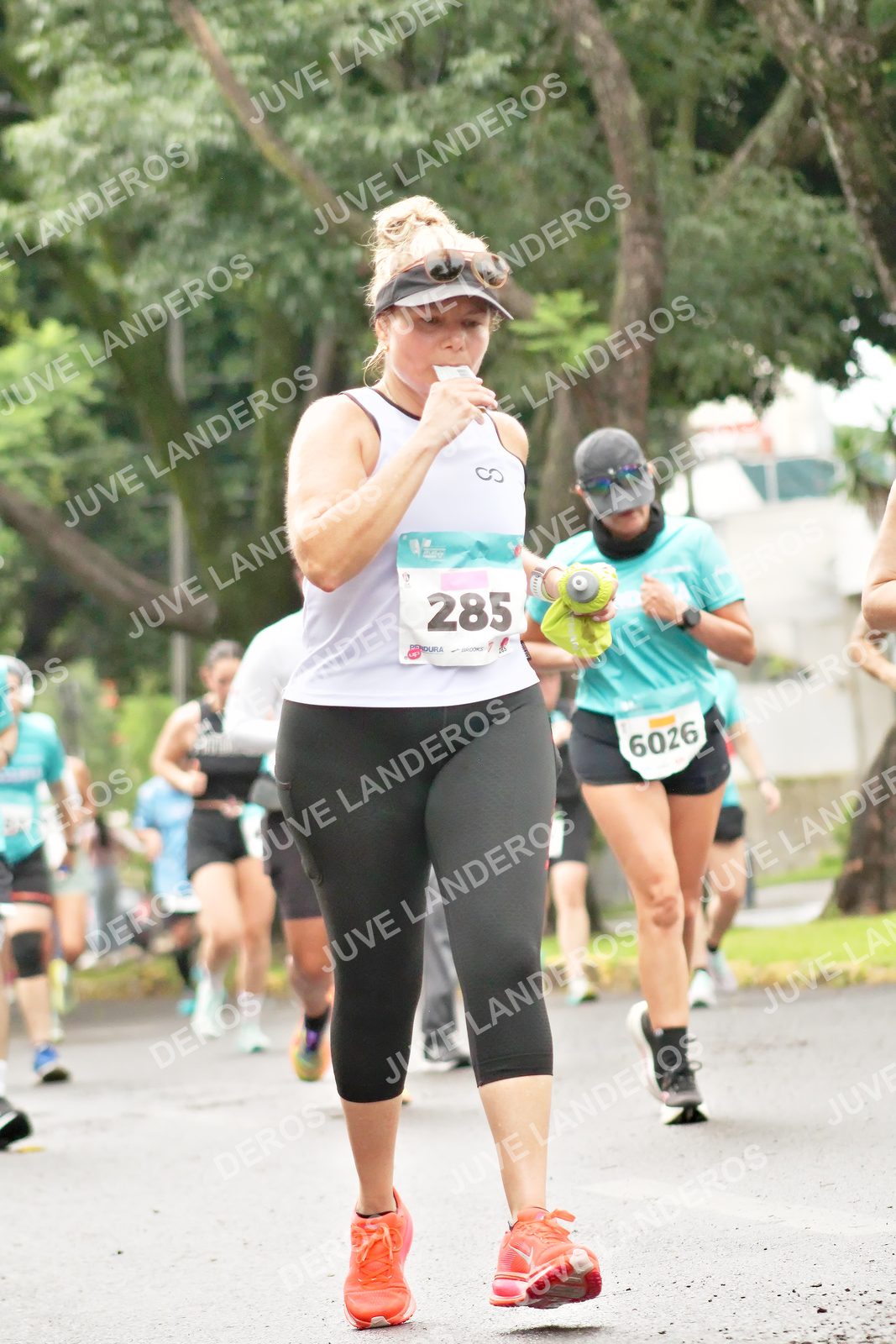 Foto del MEDIO MARATÓN ATLAS en Av. Patria, frente al Parque El Polvorín, Zapopan a las 08:39 · dorsal 285, 6026