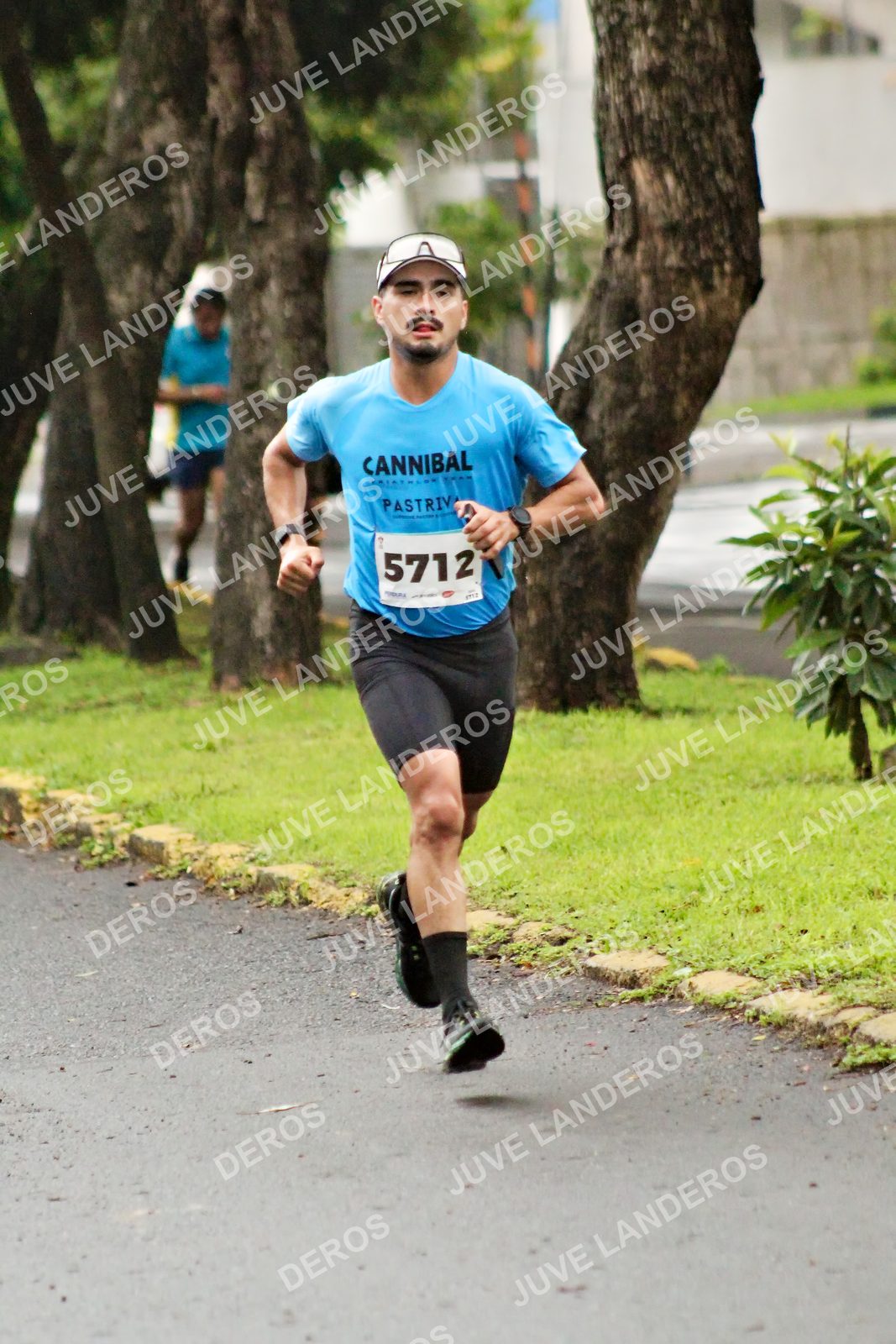 Foto del MEDIO MARATÓN ATLAS en Av. Patria, frente al Parque El Polvorín, Zapopan a las 07:57 · dorsal 5712