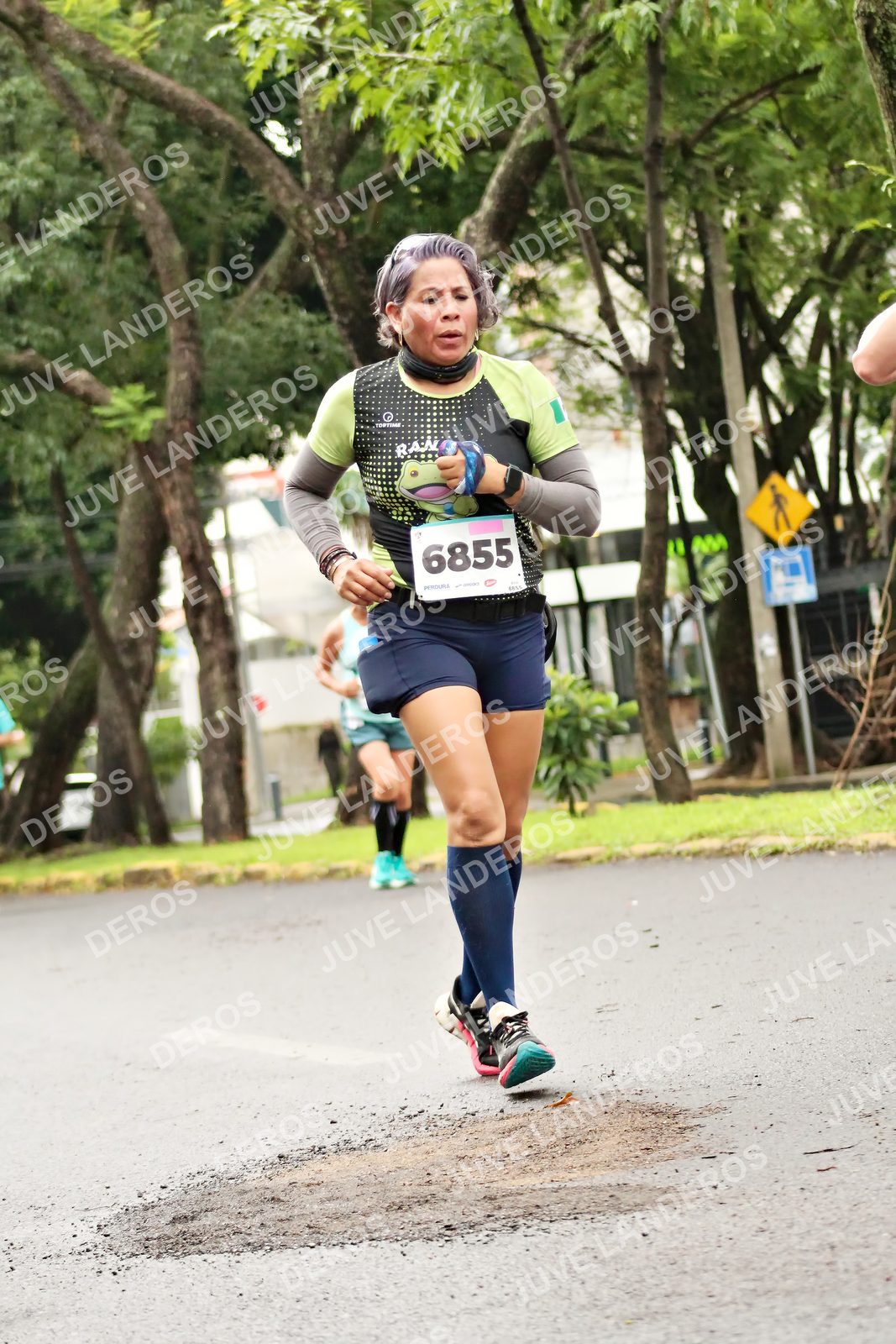 Foto del MEDIO MARATÓN ATLAS en Av. Patria, frente al Parque El Polvorín, Zapopan a las 08:41 · dorsal 6855