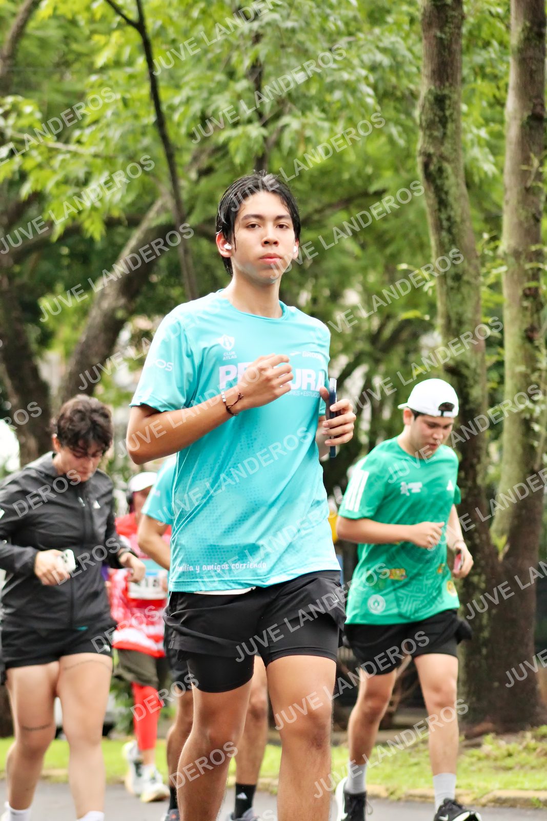 Foto del MEDIO MARATÓN ATLAS en Av. Patria, frente al Parque El Polvorín, Zapopan a las 08:44