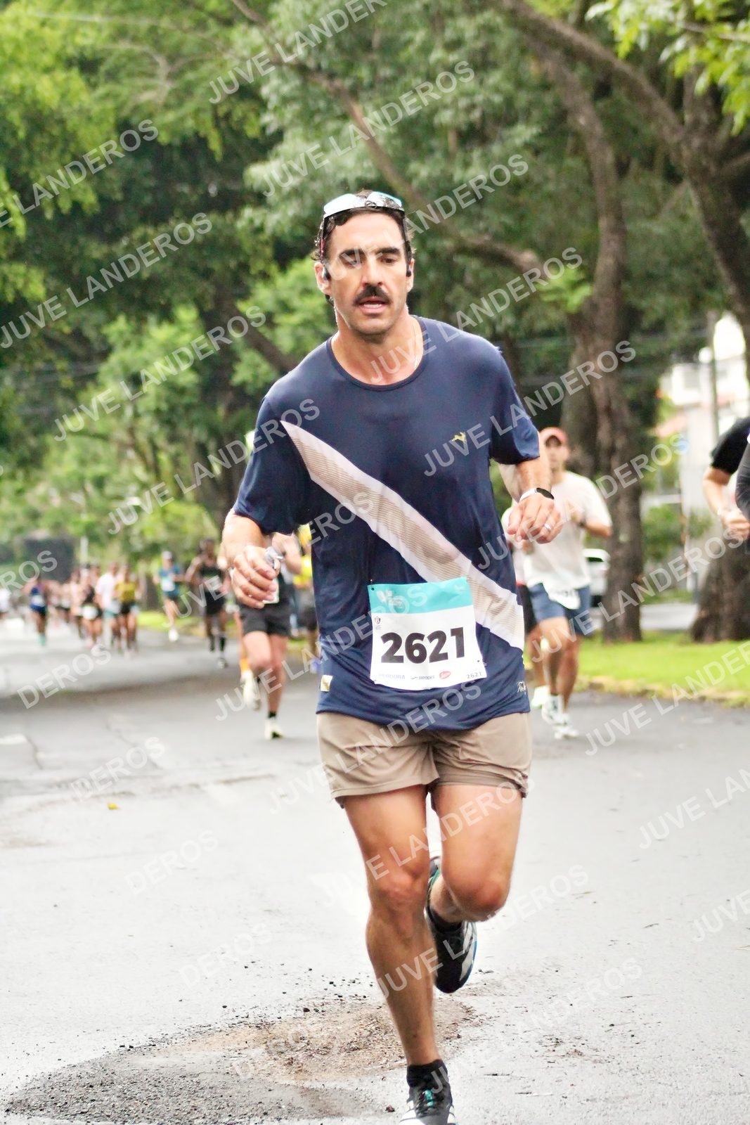 Foto del MEDIO MARATÓN ATLAS en Av. Patria, frente al Parque El Polvorín, Zapopan a las 08:09 · dorsal 2621