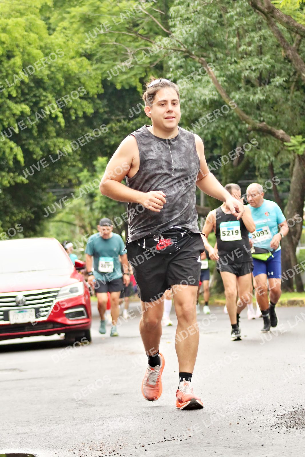 Foto del MEDIO MARATÓN ATLAS en Av. Patria, frente al Parque El Polvorín, Zapopan a las 08:47 · dorsal 5219, 3093