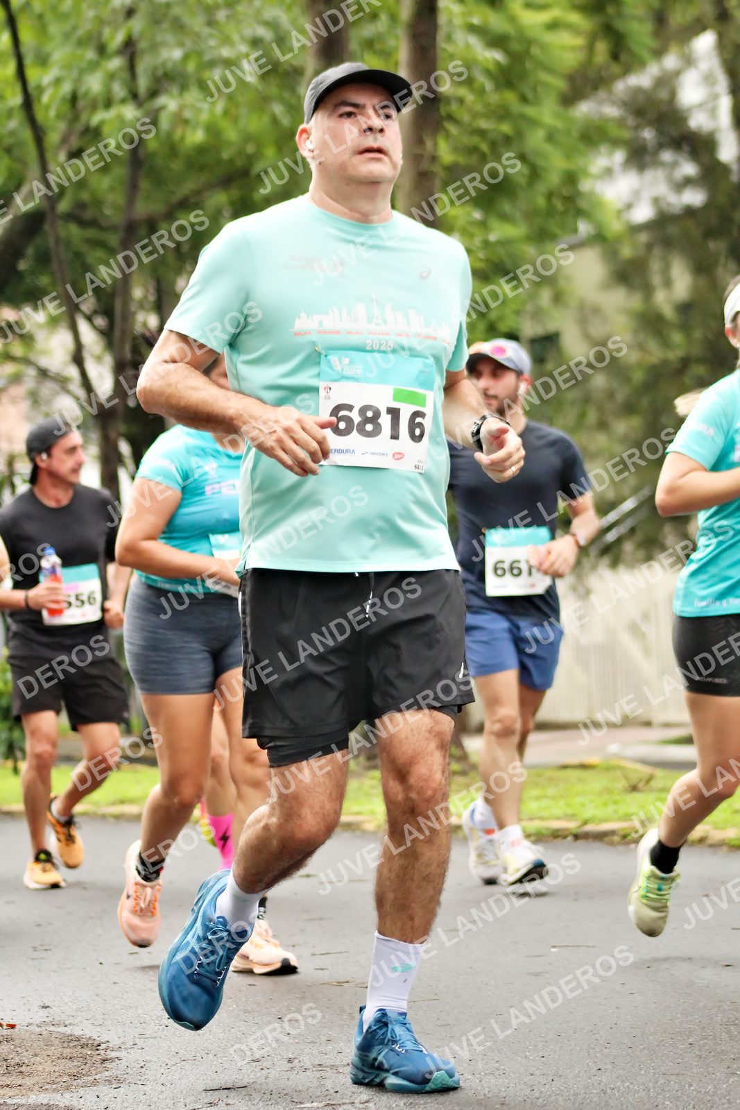 Foto del MEDIO MARATÓN ATLAS en Av. Patria, frente al Parque El Polvorín, Zapopan a las 08:37 · dorsal 6816, 2025, 556