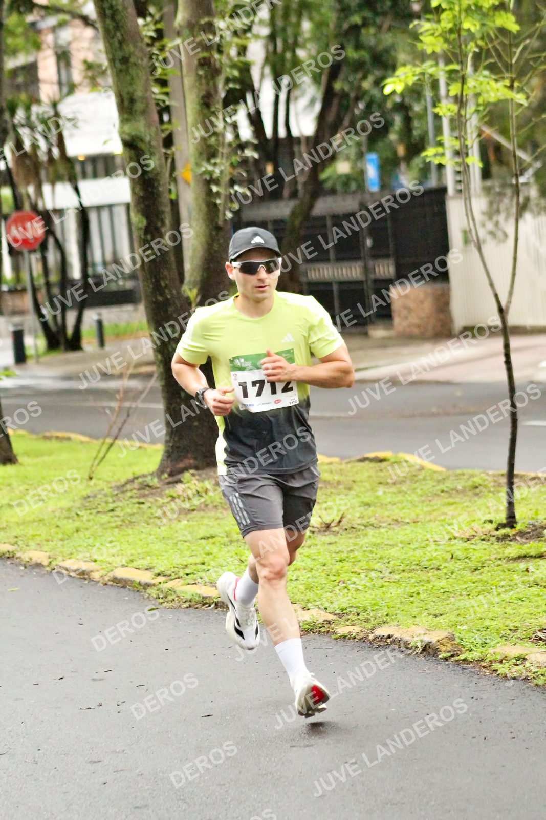Foto del MEDIO MARATÓN ATLAS en Av. Patria, frente al Parque El Polvorín, Zapopan a las 08:03 · dorsal 1712