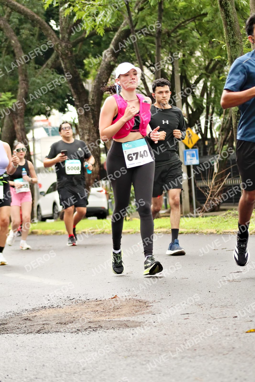Foto del MEDIO MARATÓN ATLAS en Av. Patria, frente al Parque El Polvorín, Zapopan a las 08:40 · dorsal 6740, 5008, 58