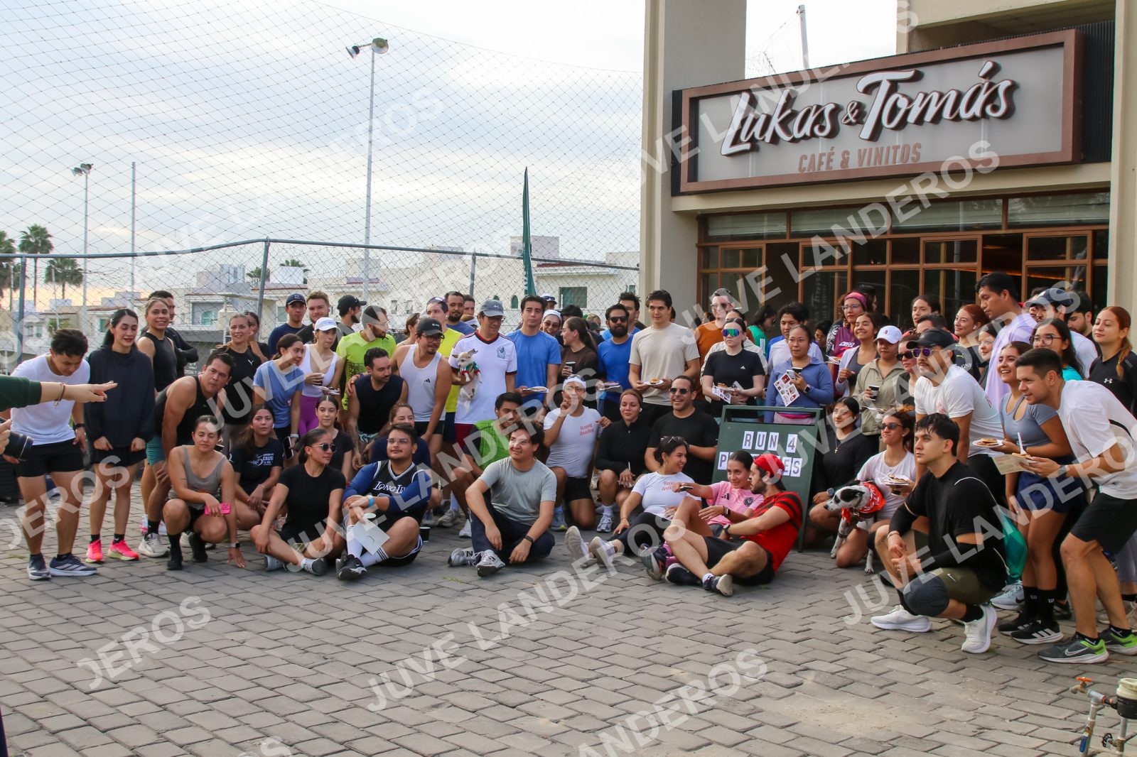 Foto de la Running & Brunching 🥐 Pancake Run en Lukas & Tomás — Av. Ecónomos 6150, Zapopan a las 08:14 · Recta intermedia