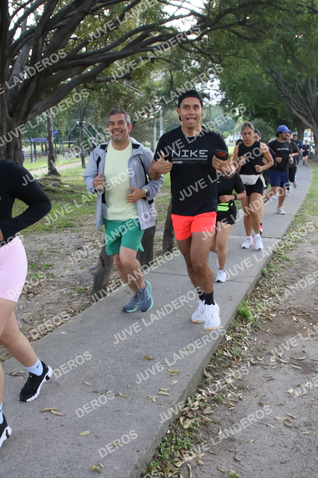 Foto de la Running & Brunching 🥐 Pancake Run en Lukas & Tomás — Av. Ecónomos 6150, Zapopan a las 07:36 · Recta intermedia