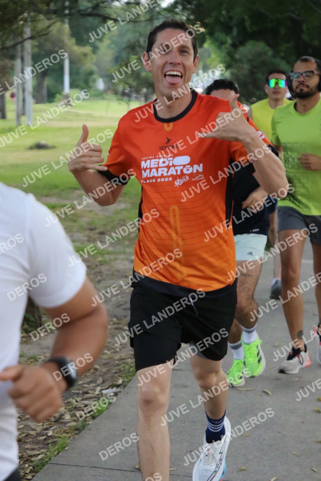 Foto de la Running & Brunching 🥐 Pancake Run en Lukas & Tomás — Av. Ecónomos 6150, Zapopan a las 07:33 · Recta intermedia