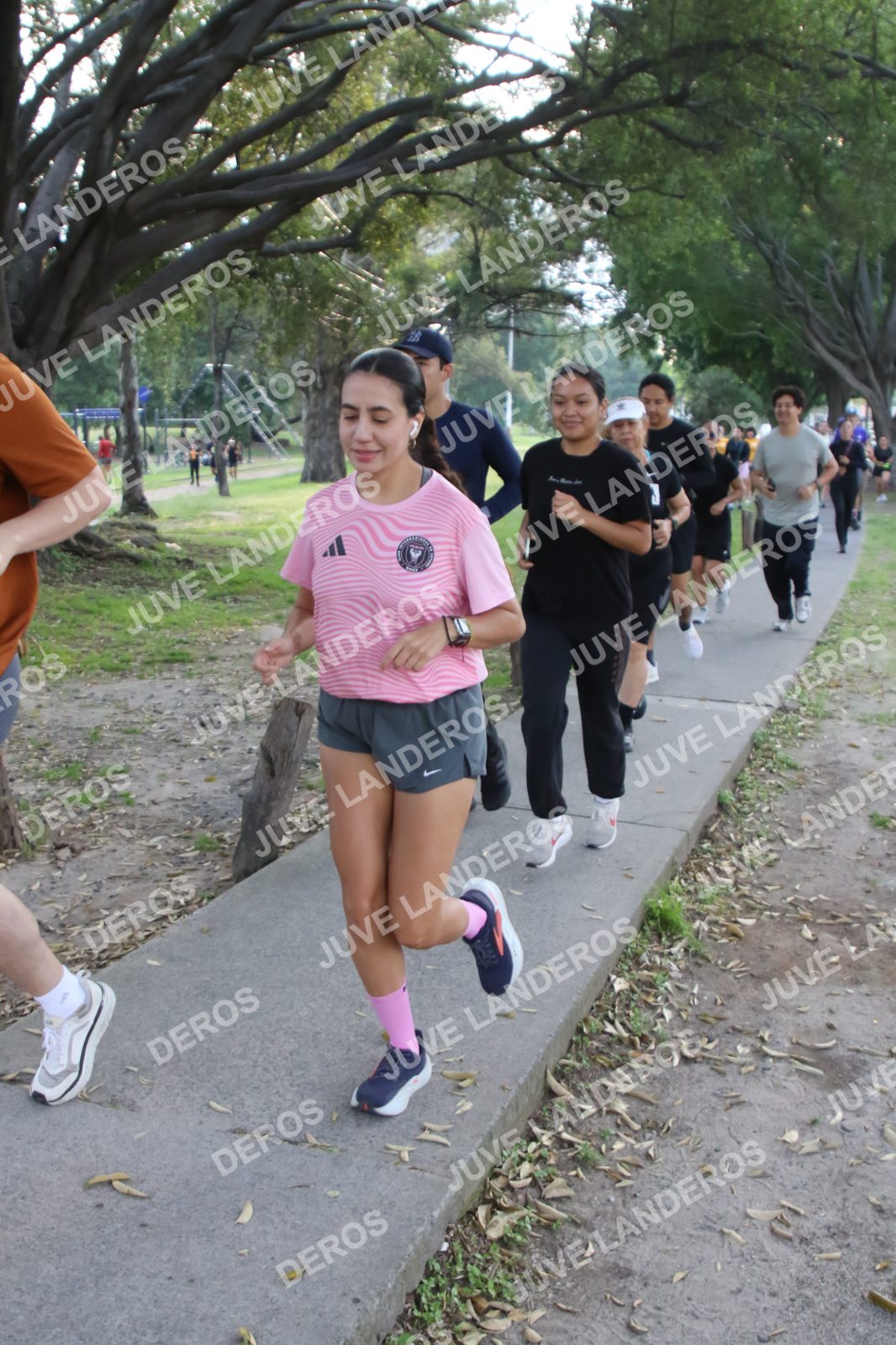 Foto de la Running & Brunching 🥐 Pancake Run en Lukas & Tomás — Av. Ecónomos 6150, Zapopan a las 07:36 · Recta intermedia