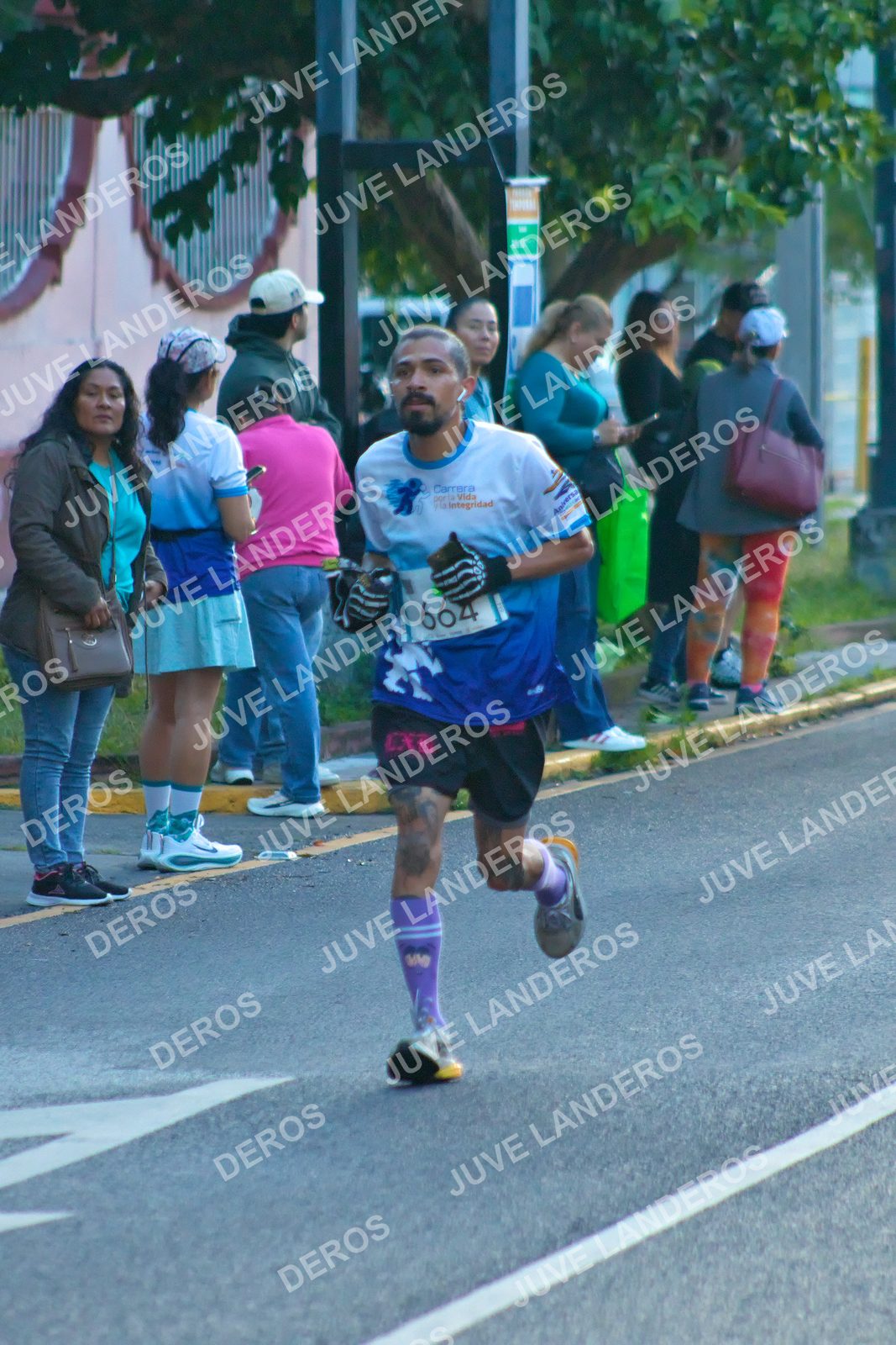 Foto del SERIAL DE CARRERAS DE GUADALAJARA — FECHA AV. NORMALISTAS en Vía RecreActiva Metropolitana, Av. Normalistas, Jardines Alcalde, Guadalajara a las 06:50 · dorsal 664