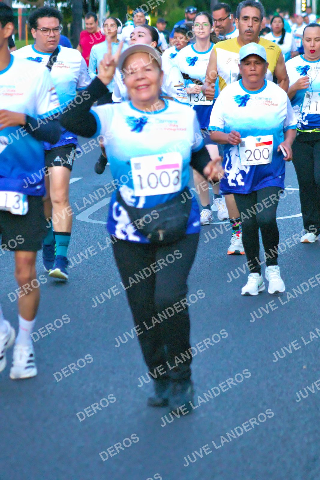 Foto del SERIAL DE CARRERAS DE GUADALAJARA — FECHA AV. NORMALISTAS en Vía RecreActiva Metropolitana, Av. Normalistas, Jardines Alcalde, Guadalajara a las 06:41 · dorsal 200, 1003, 134, 13