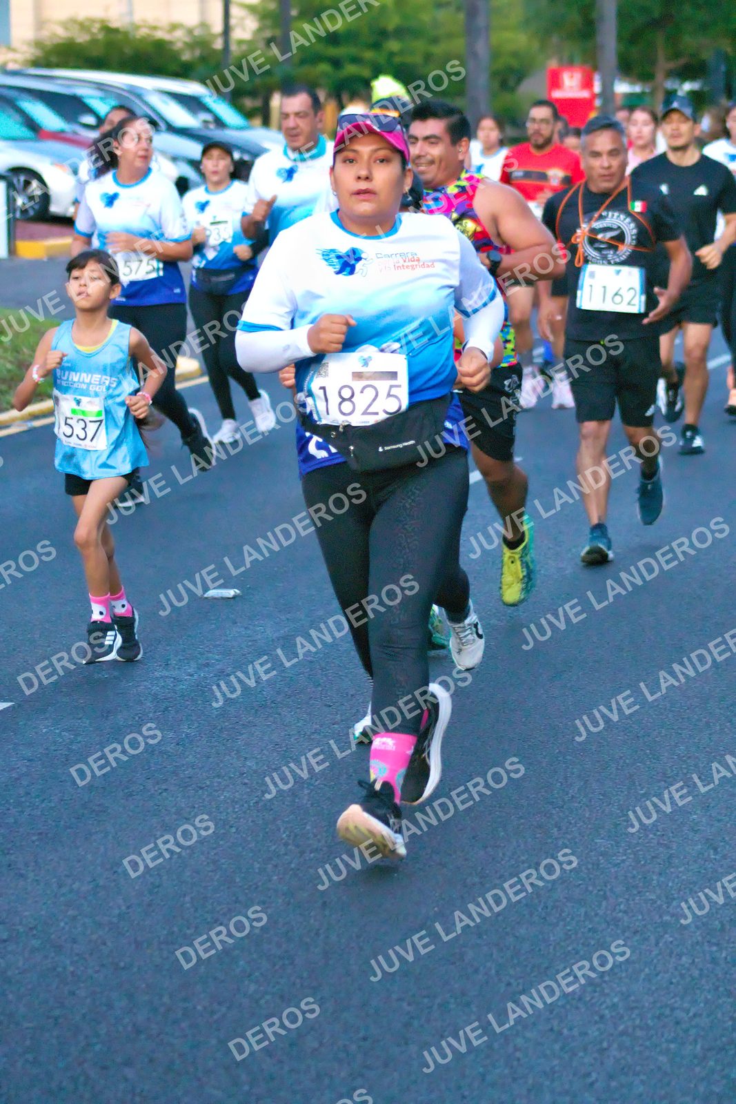 Foto del SERIAL DE CARRERAS DE GUADALAJARA — FECHA AV. NORMALISTAS en Vía RecreActiva Metropolitana, Av. Normalistas, Jardines Alcalde, Guadalajara a las 06:39 · dorsal 1825, 537, 1162, 575