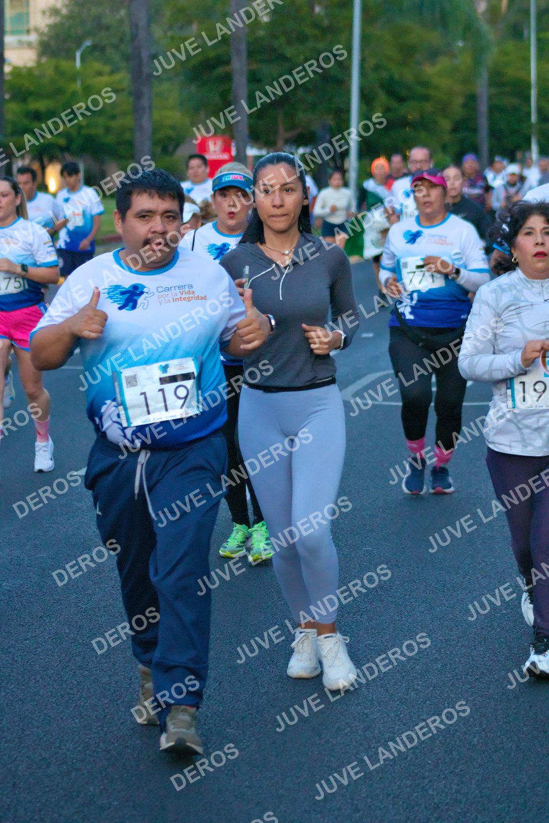Foto del SERIAL DE CARRERAS DE GUADALAJARA — FECHA AV. NORMALISTAS en Vía RecreActiva Metropolitana, Av. Normalistas, Jardines Alcalde, Guadalajara a las 06:40 · dorsal 19, 119, 771