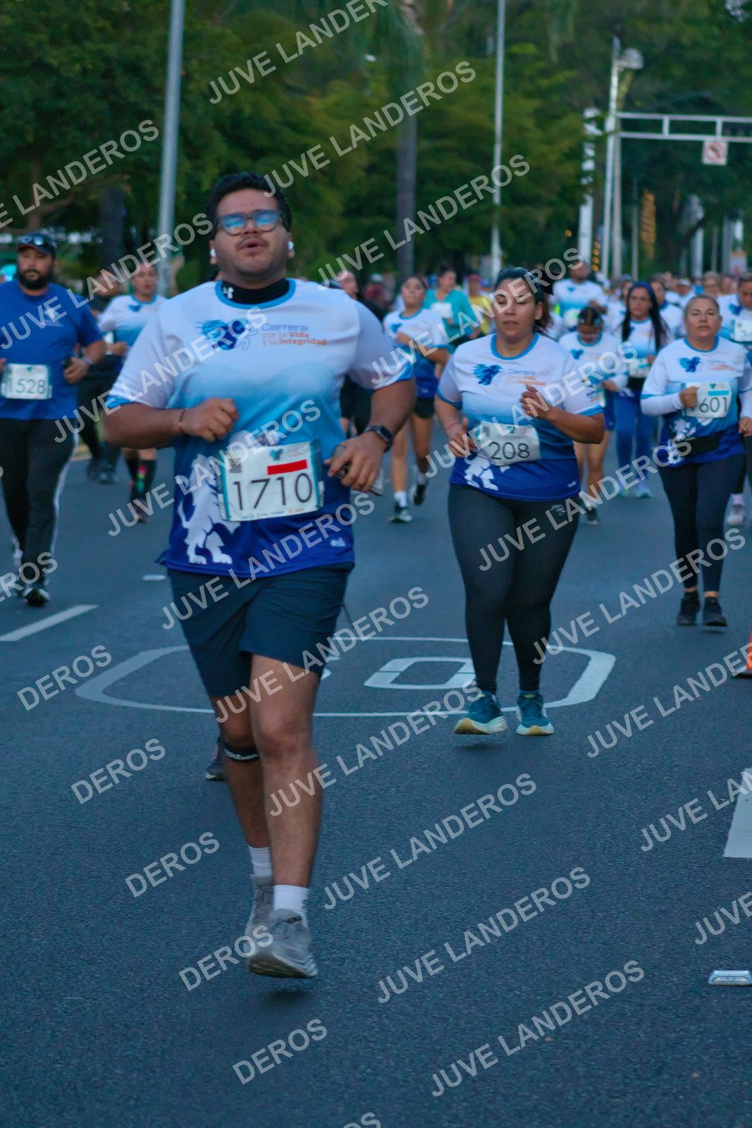 Foto del SERIAL DE CARRERAS DE GUADALAJARA — FECHA AV. NORMALISTAS en Vía RecreActiva Metropolitana, Av. Normalistas, Jardines Alcalde, Guadalajara a las 06:41 · dorsal 1710, 208, 601, 528