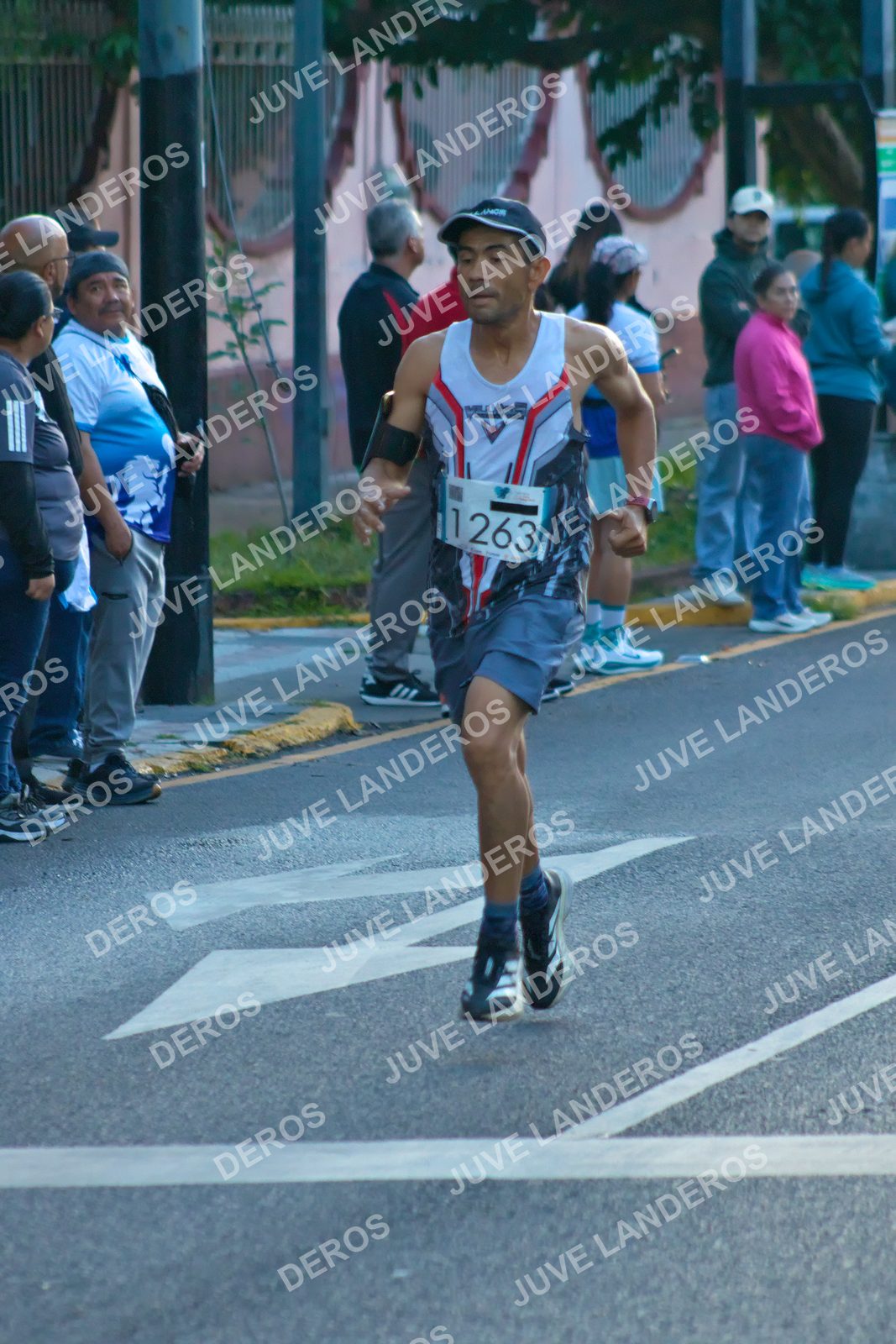 Foto del SERIAL DE CARRERAS DE GUADALAJARA — FECHA AV. NORMALISTAS en Vía RecreActiva Metropolitana, Av. Normalistas, Jardines Alcalde, Guadalajara a las 06:50 · dorsal 1263