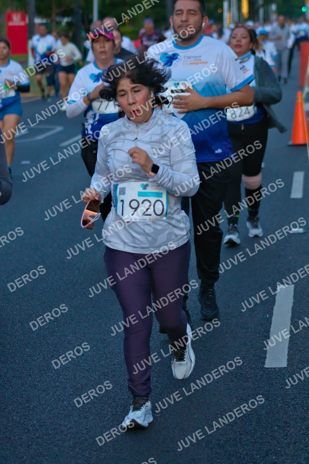 Foto del SERIAL DE CARRERAS DE GUADALAJARA — FECHA AV. NORMALISTAS en Vía RecreActiva Metropolitana, Av. Normalistas, Jardines Alcalde, Guadalajara a las 06:40 · dorsal 1920, 824, 77