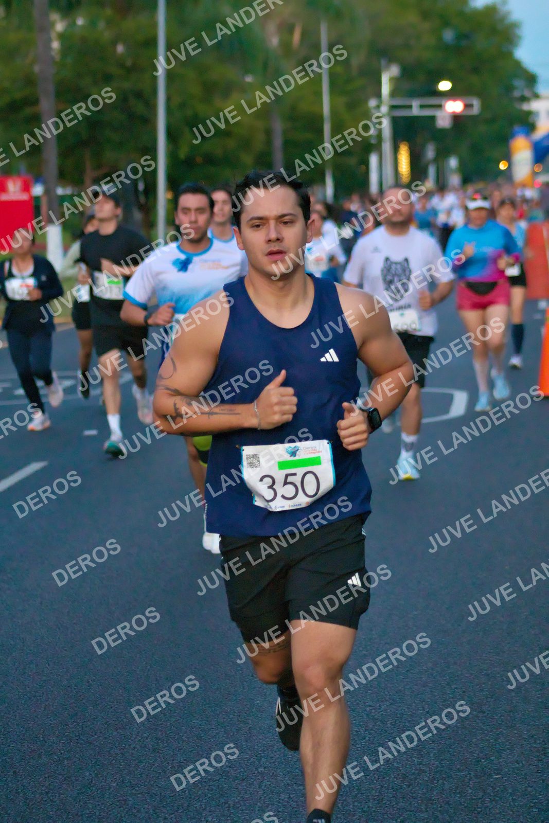 Foto del SERIAL DE CARRERAS DE GUADALAJARA — FECHA AV. NORMALISTAS en Vía RecreActiva Metropolitana, Av. Normalistas, Jardines Alcalde, Guadalajara a las 06:36 · dorsal 350, 2013