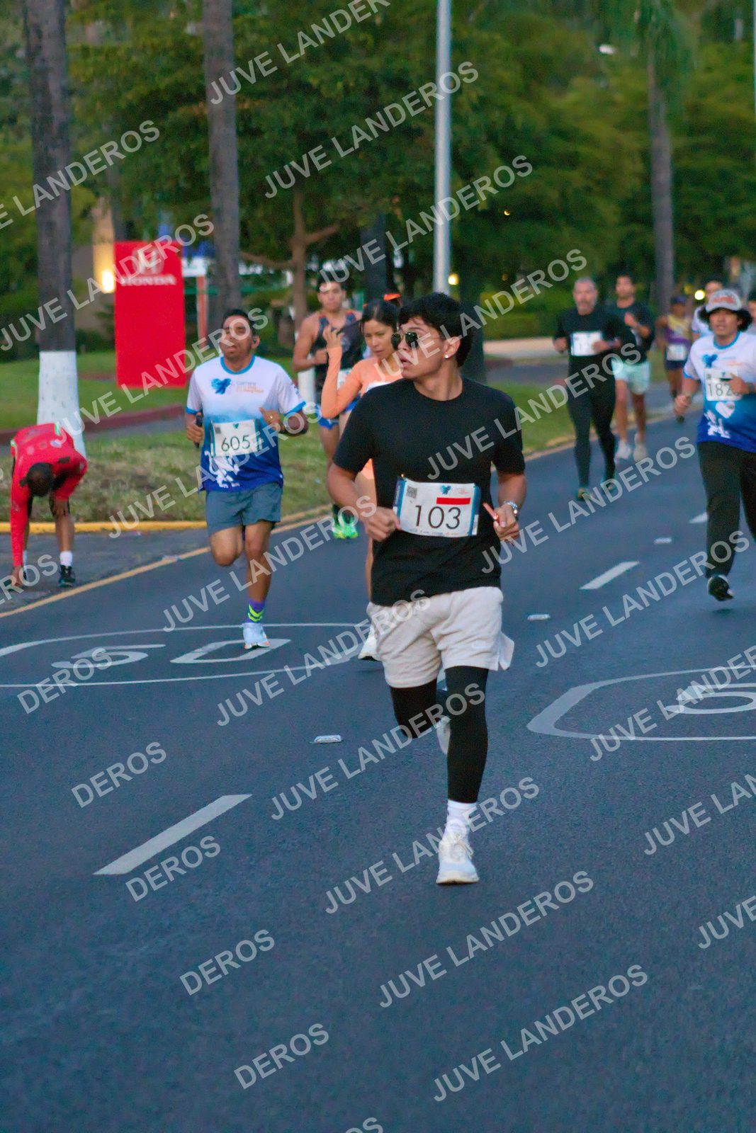 Foto del SERIAL DE CARRERAS DE GUADALAJARA — FECHA AV. NORMALISTAS en Vía RecreActiva Metropolitana, Av. Normalistas, Jardines Alcalde, Guadalajara a las 06:36 · dorsal 605, 103, 18, 50