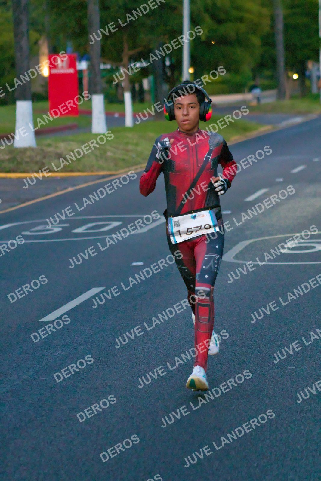 Foto del SERIAL DE CARRERAS DE GUADALAJARA — FECHA AV. NORMALISTAS en Vía RecreActiva Metropolitana, Av. Normalistas, Jardines Alcalde, Guadalajara a las 06:35 · dorsal 50, 1570