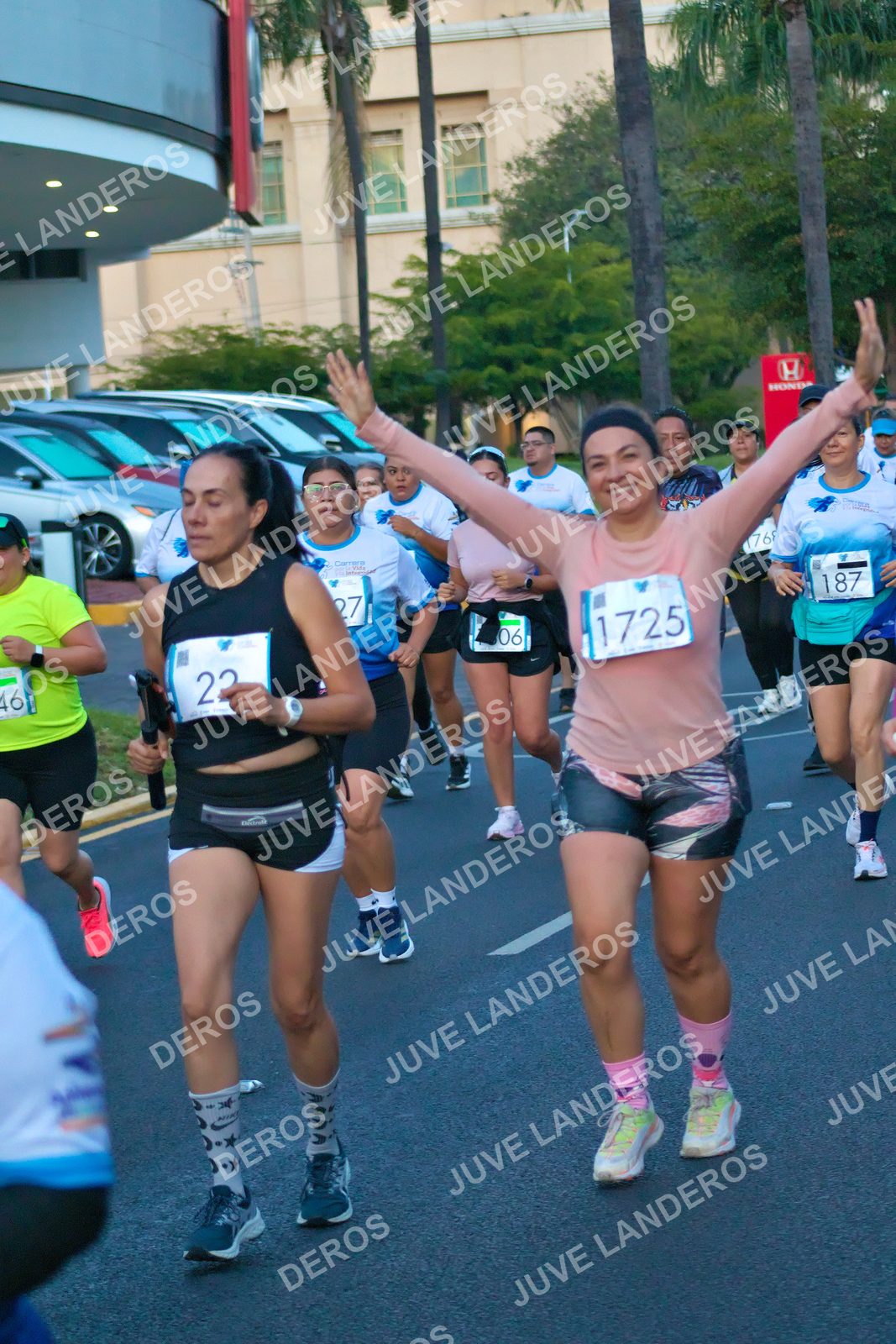 Foto del SERIAL DE CARRERAS DE GUADALAJARA — FECHA AV. NORMALISTAS en Vía RecreActiva Metropolitana, Av. Normalistas, Jardines Alcalde, Guadalajara a las 06:41 · dorsal 1725, 6, 187, 22