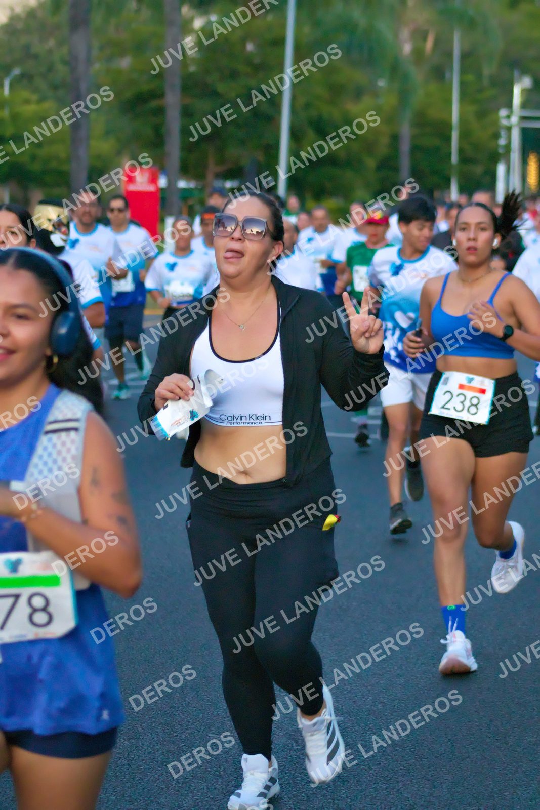 Foto del SERIAL DE CARRERAS DE GUADALAJARA — FECHA AV. NORMALISTAS en Vía RecreActiva Metropolitana, Av. Normalistas, Jardines Alcalde, Guadalajara a las 06:38 · dorsal 238, 78