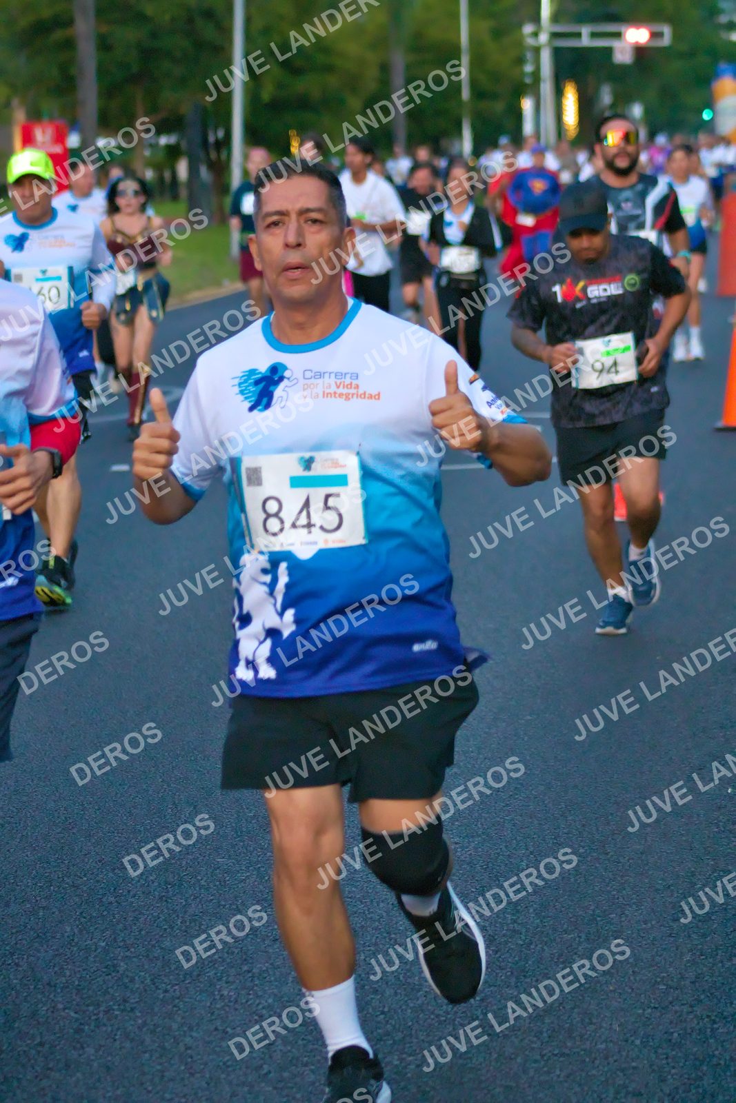 Foto del SERIAL DE CARRERAS DE GUADALAJARA — FECHA AV. NORMALISTAS en Vía RecreActiva Metropolitana, Av. Normalistas, Jardines Alcalde, Guadalajara a las 06:37 · dorsal 845, 94, 30