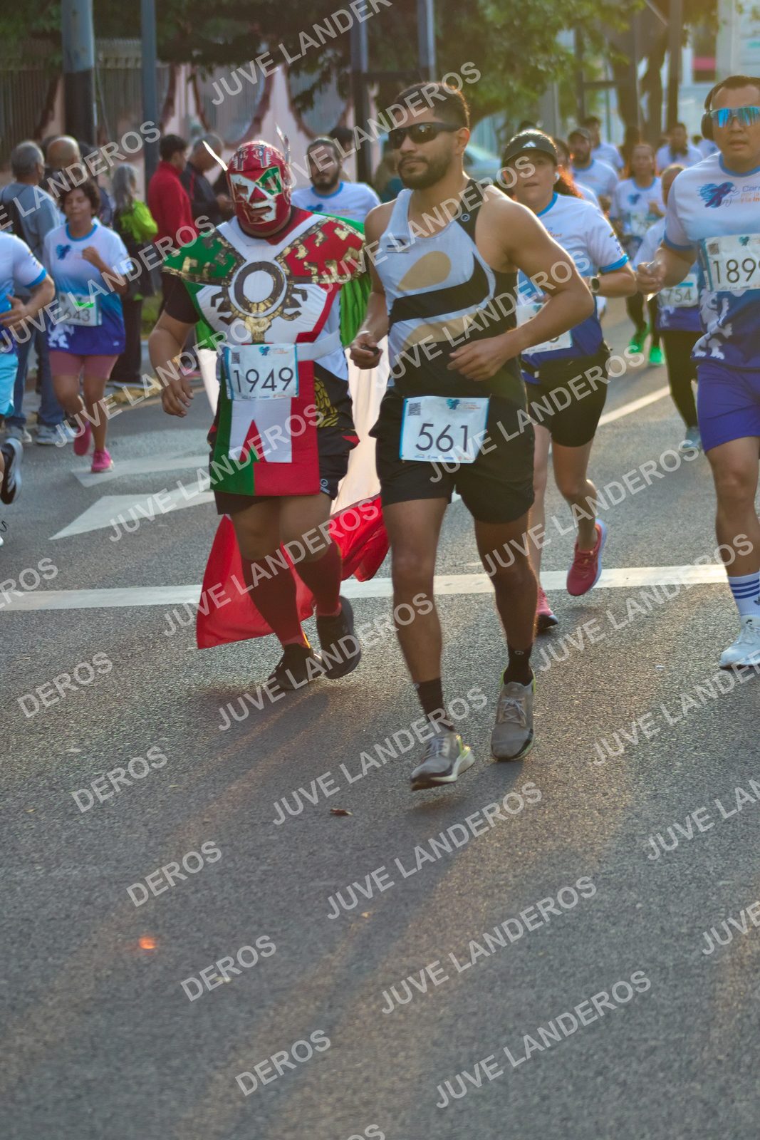 Foto del SERIAL DE CARRERAS DE GUADALAJARA — FECHA AV. NORMALISTAS en Vía RecreActiva Metropolitana, Av. Normalistas, Jardines Alcalde, Guadalajara a las 07:02 · dorsal 561, 1949, 189, 643
