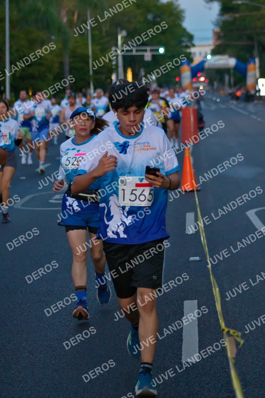 Foto del SERIAL DE CARRERAS DE GUADALAJARA — FECHA AV. NORMALISTAS en Vía RecreActiva Metropolitana, Av. Normalistas, Jardines Alcalde, Guadalajara a las 06:38 · dorsal 1565, 2