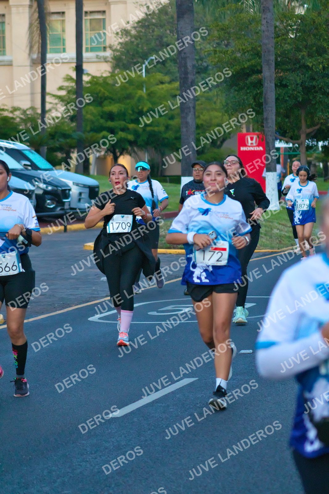 Foto del SERIAL DE CARRERAS DE GUADALAJARA — FECHA AV. NORMALISTAS en Vía RecreActiva Metropolitana, Av. Normalistas, Jardines Alcalde, Guadalajara a las 06:41 · dorsal 172, 1709