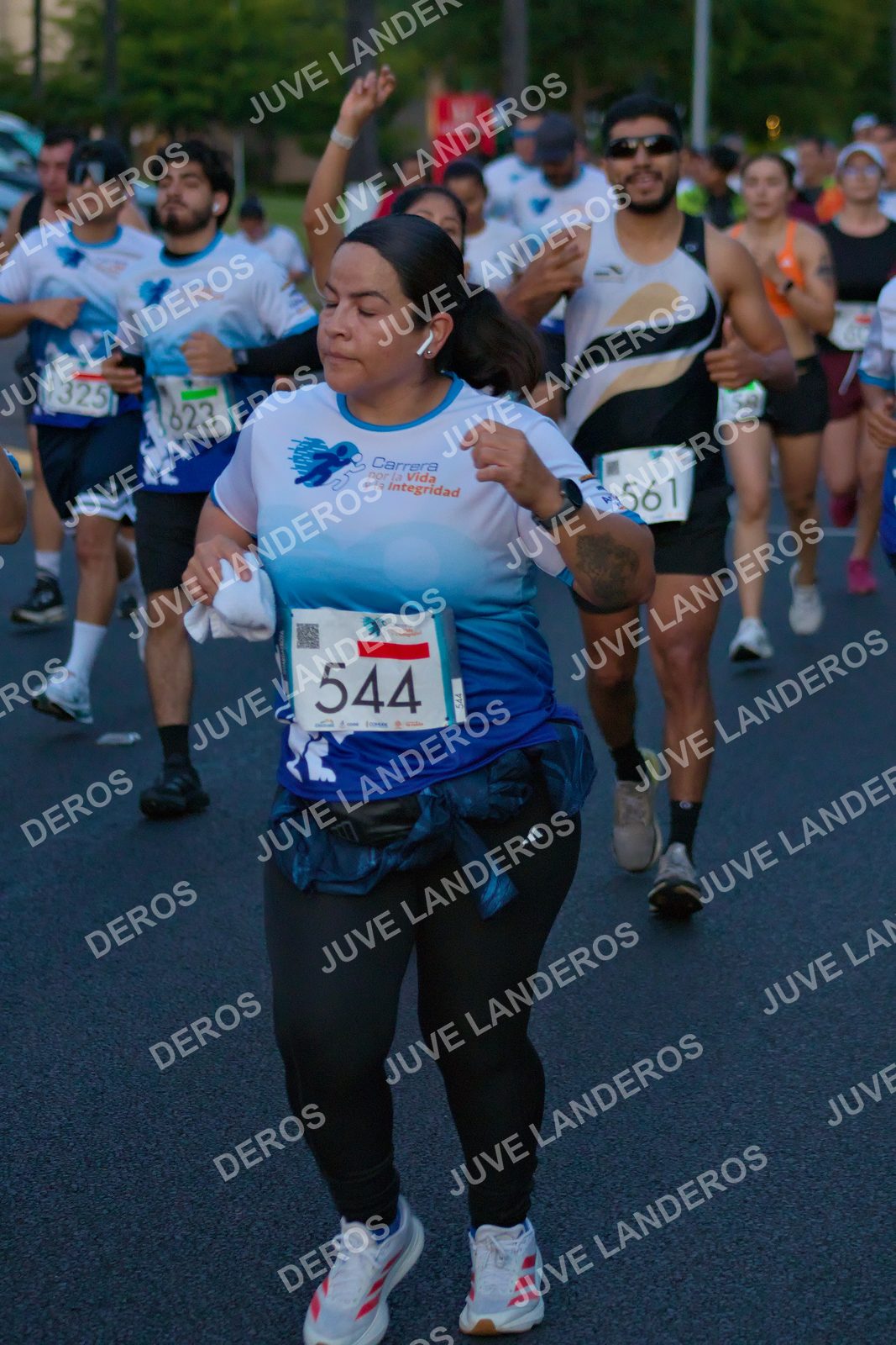 Foto del SERIAL DE CARRERAS DE GUADALAJARA — FECHA AV. NORMALISTAS en Vía RecreActiva Metropolitana, Av. Normalistas, Jardines Alcalde, Guadalajara a las 06:39 · dorsal 544, 561, 623, 325