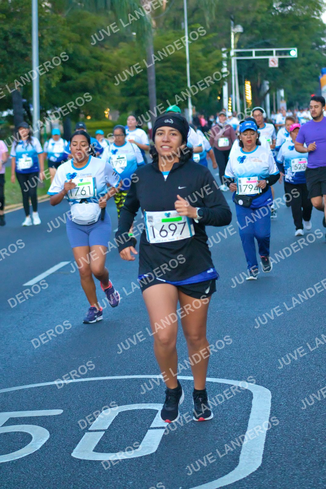 Foto del SERIAL DE CARRERAS DE GUADALAJARA — FECHA AV. NORMALISTAS en Vía RecreActiva Metropolitana, Av. Normalistas, Jardines Alcalde, Guadalajara a las 06:44 · dorsal 1697, 523, 1794, 348