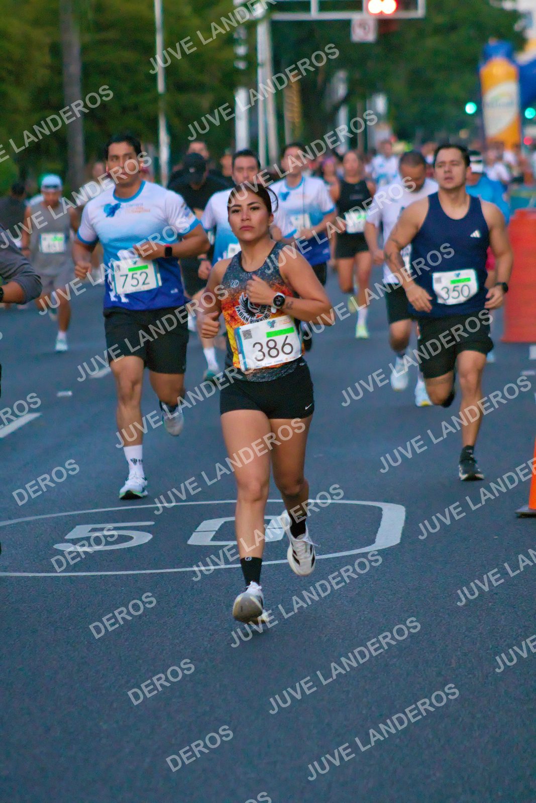 Foto del SERIAL DE CARRERAS DE GUADALAJARA — FECHA AV. NORMALISTAS en Vía RecreActiva Metropolitana, Av. Normalistas, Jardines Alcalde, Guadalajara a las 06:36 · dorsal 386, 752, 350, 50