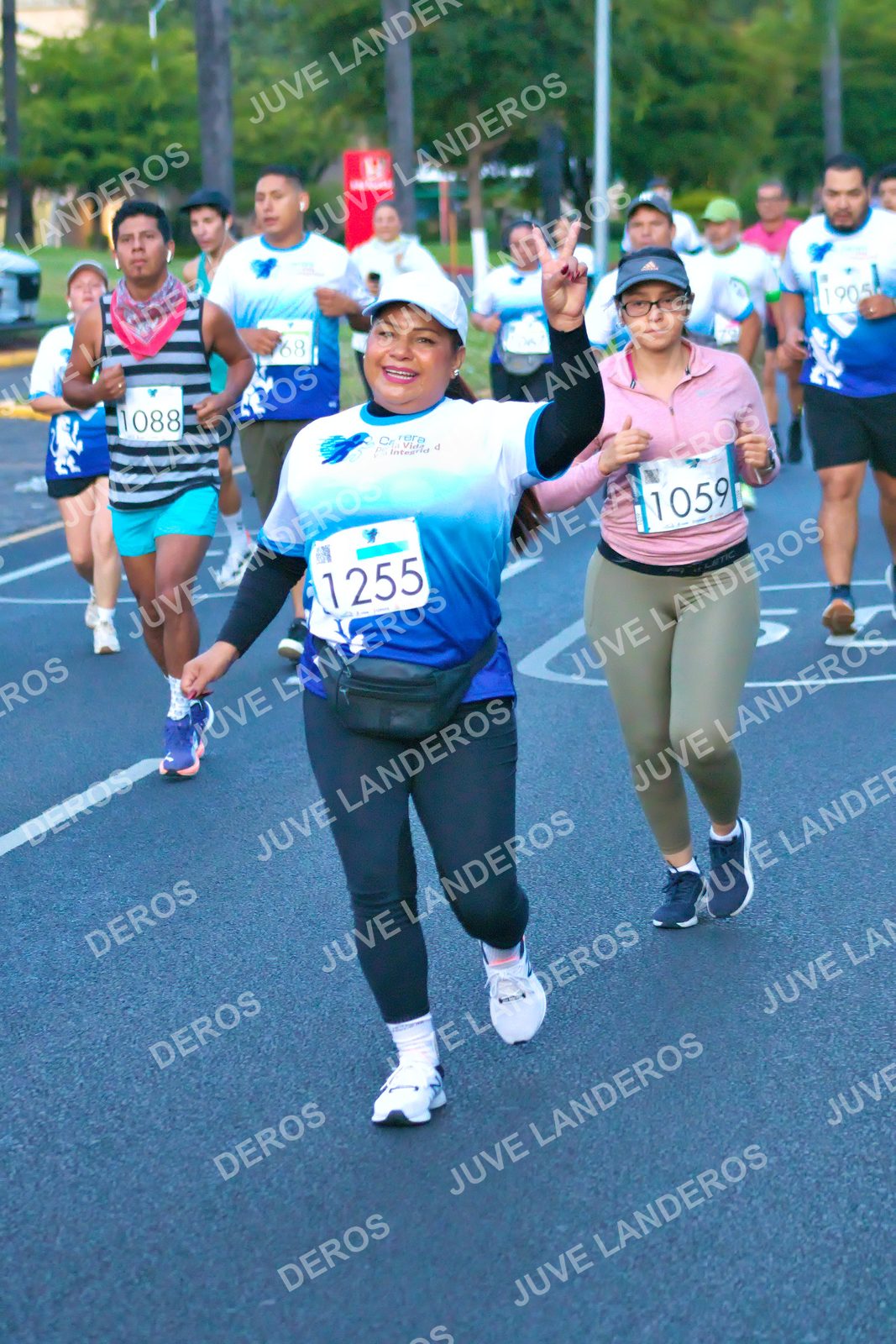 Foto del SERIAL DE CARRERAS DE GUADALAJARA — FECHA AV. NORMALISTAS en Vía RecreActiva Metropolitana, Av. Normalistas, Jardines Alcalde, Guadalajara a las 06:42 · dorsal 1059, 1088, 1255, 68