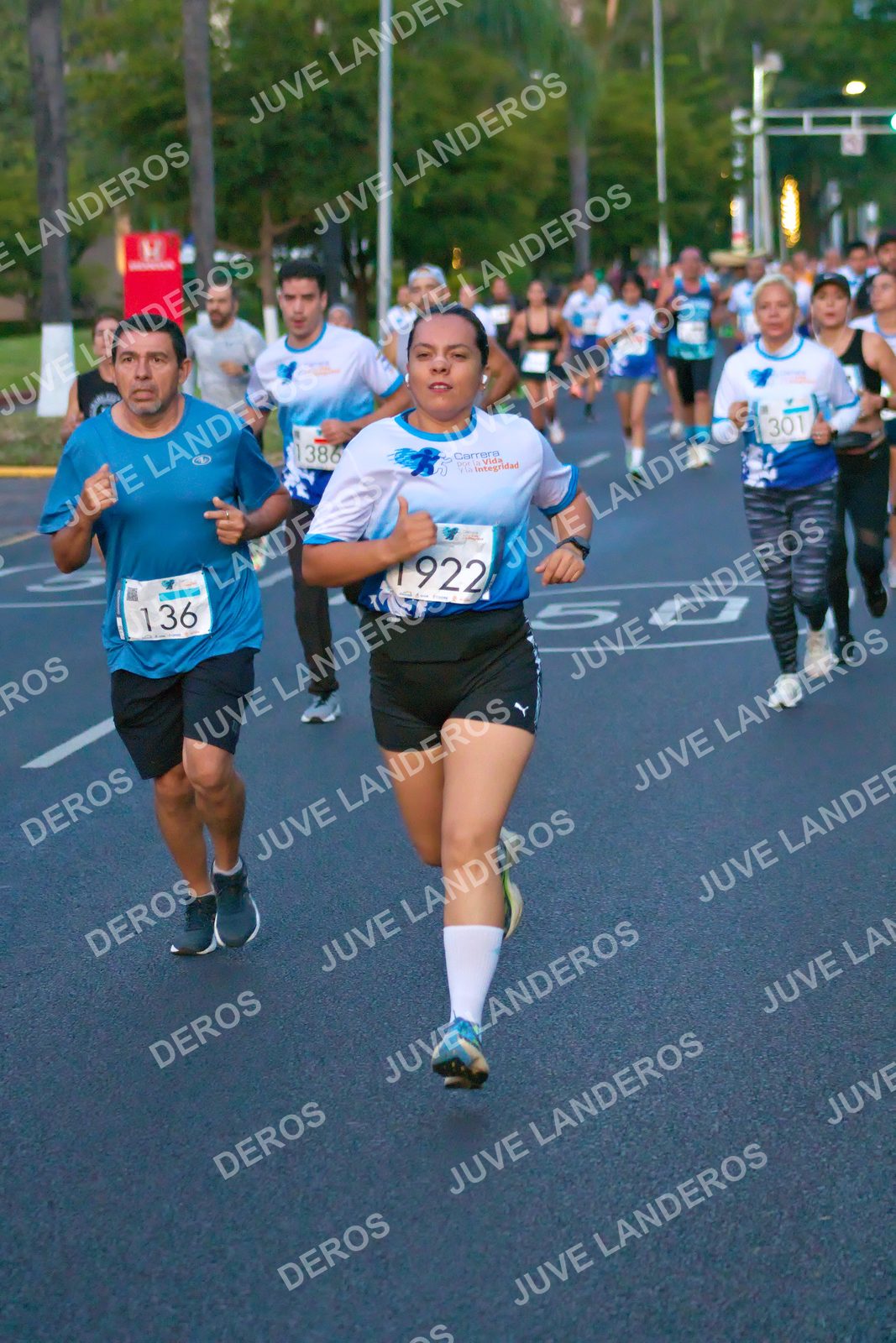 Foto del SERIAL DE CARRERAS DE GUADALAJARA — FECHA AV. NORMALISTAS en Vía RecreActiva Metropolitana, Av. Normalistas, Jardines Alcalde, Guadalajara a las 06:36 · dorsal 136, 301, 50, 1386