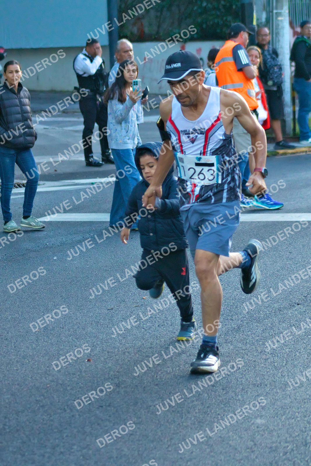 Foto del SERIAL DE CARRERAS DE GUADALAJARA — FECHA AV. NORMALISTAS en Vía RecreActiva Metropolitana, Av. Normalistas, Jardines Alcalde, Guadalajara a las 06:50 · dorsal 263