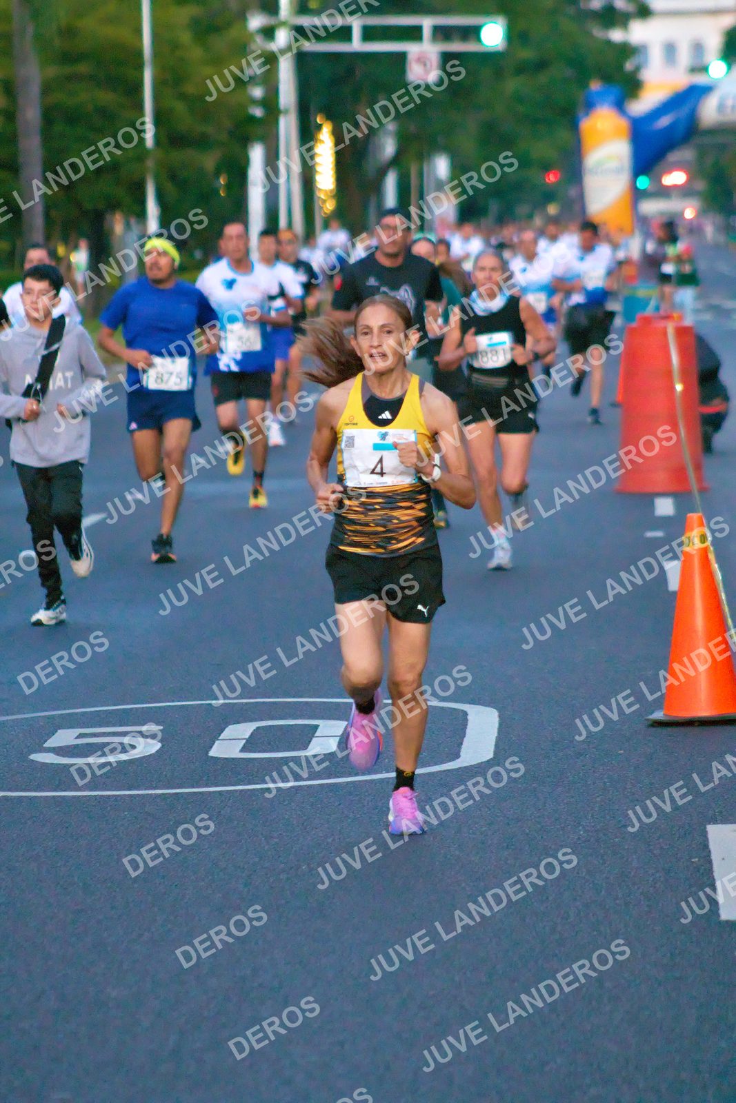 Foto del SERIAL DE CARRERAS DE GUADALAJARA — FECHA AV. NORMALISTAS en Vía RecreActiva Metropolitana, Av. Normalistas, Jardines Alcalde, Guadalajara a las 06:36 · dorsal 4, 875, 881, 50
