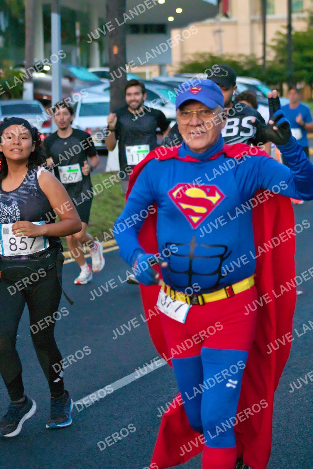 Foto del SERIAL DE CARRERAS DE GUADALAJARA — FECHA AV. NORMALISTAS en Vía RecreActiva Metropolitana, Av. Normalistas, Jardines Alcalde, Guadalajara a las 06:37 · dorsal 857, 567