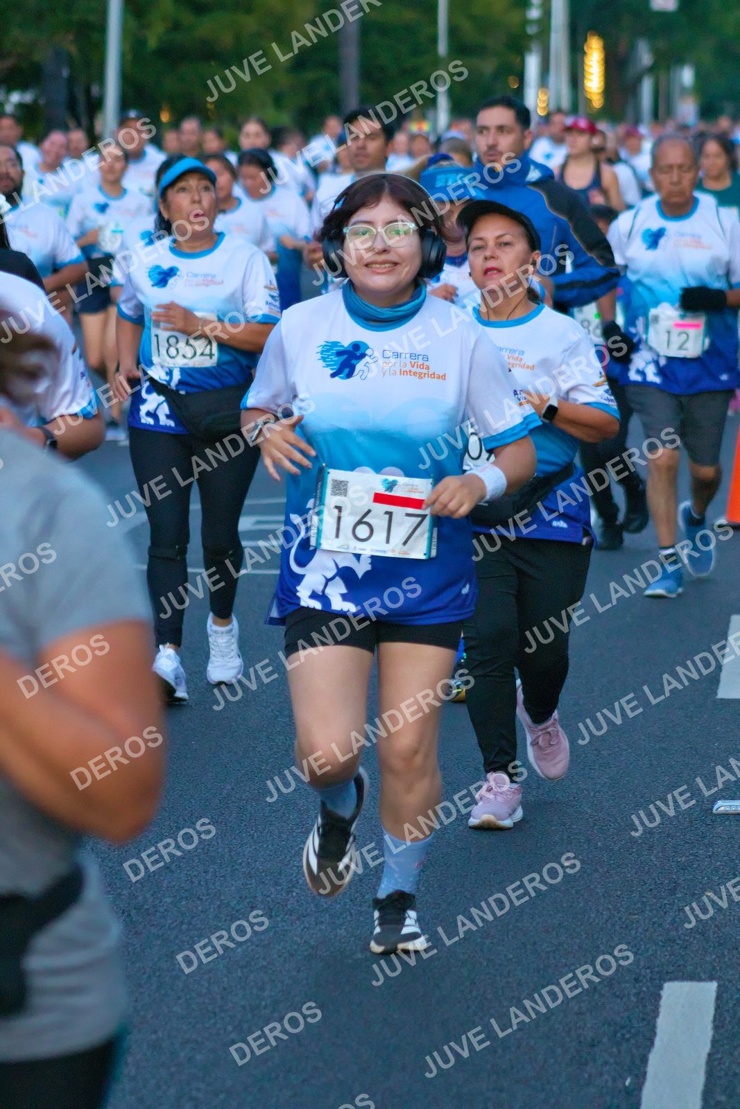 Foto del SERIAL DE CARRERAS DE GUADALAJARA — FECHA AV. NORMALISTAS en Vía RecreActiva Metropolitana, Av. Normalistas, Jardines Alcalde, Guadalajara a las 06:40 · dorsal 1617, 1854, 12