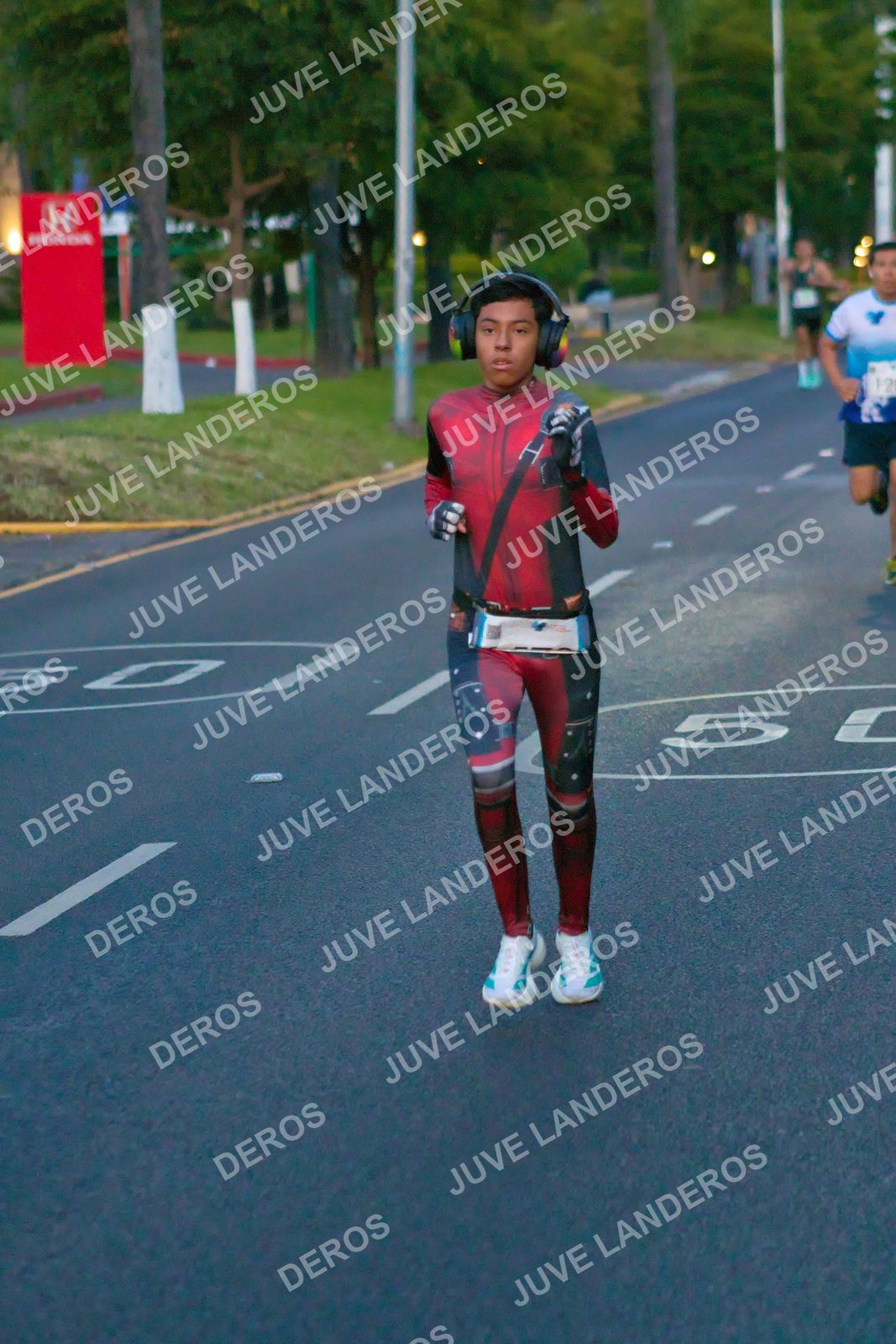 Foto del SERIAL DE CARRERAS DE GUADALAJARA — FECHA AV. NORMALISTAS en Vía RecreActiva Metropolitana, Av. Normalistas, Jardines Alcalde, Guadalajara a las 06:35 · dorsal 50